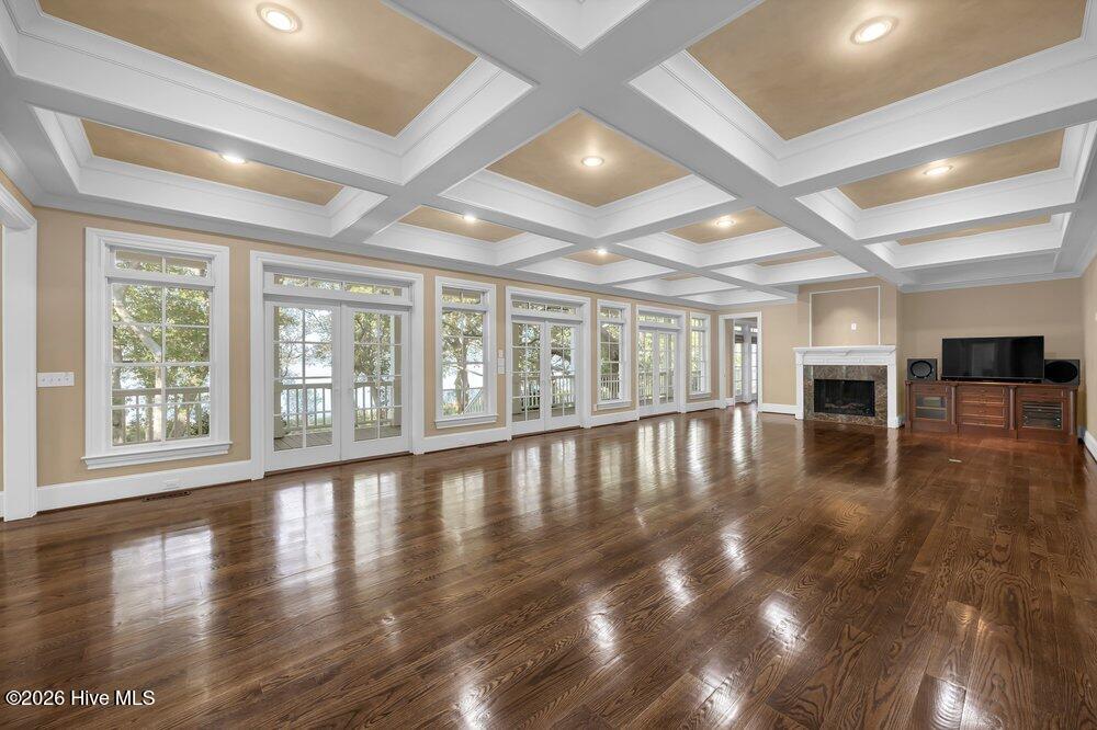 8660 River Road Property Photo 14