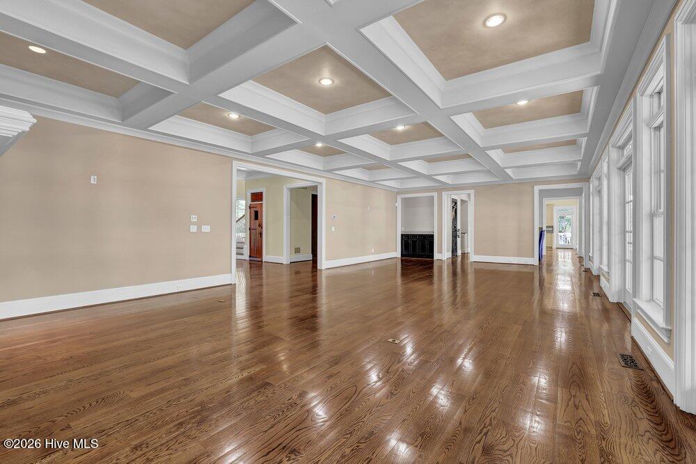 8660 River Road Property Photo 15