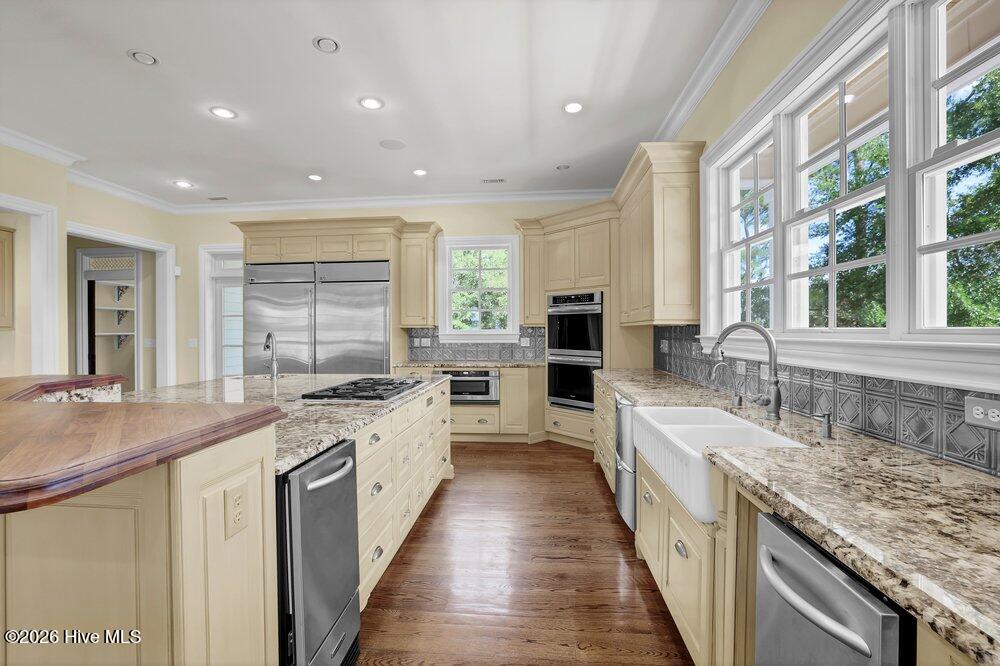 8660 River Road Property Photo 31