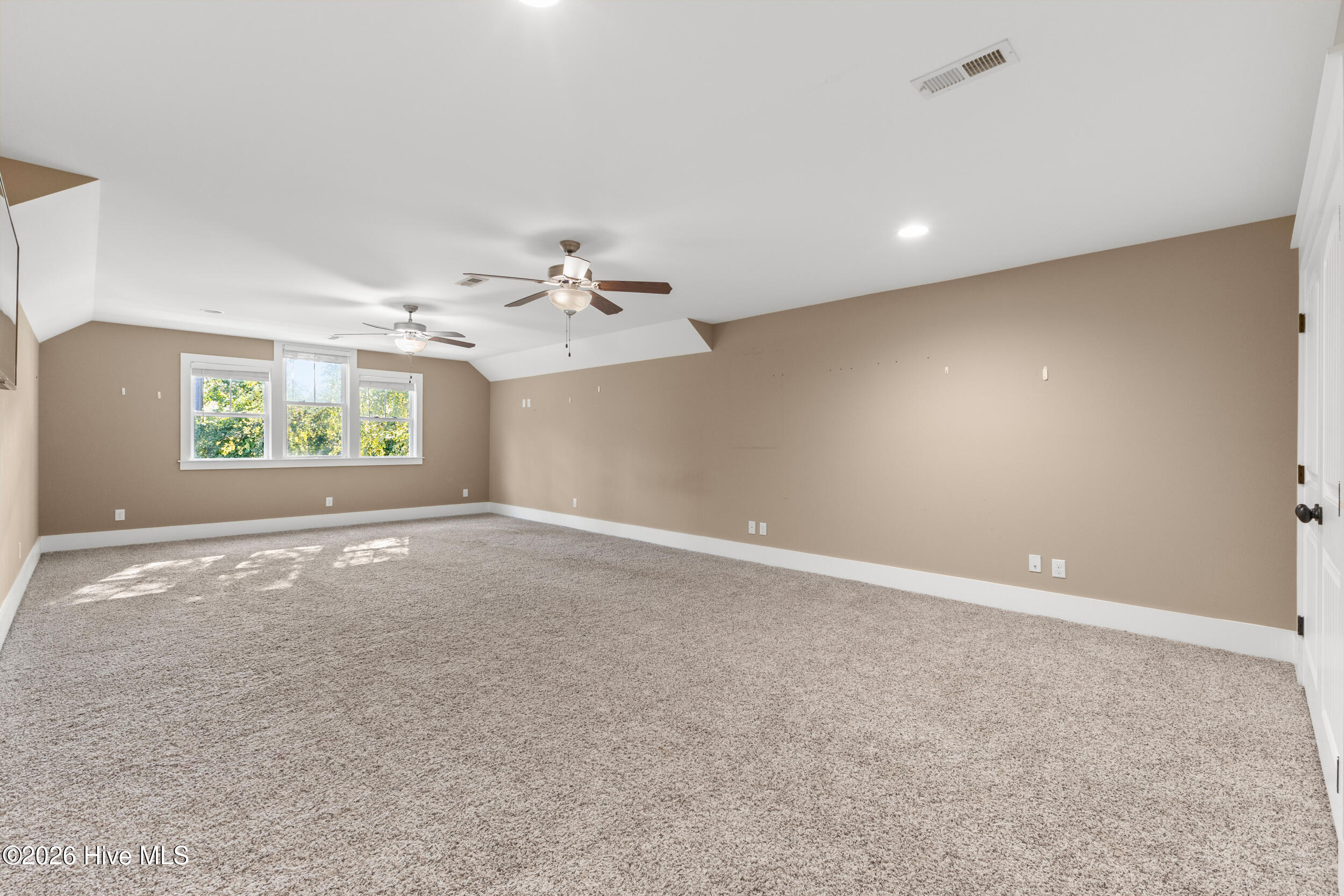 392 Shackleford Drive Property Photo 23