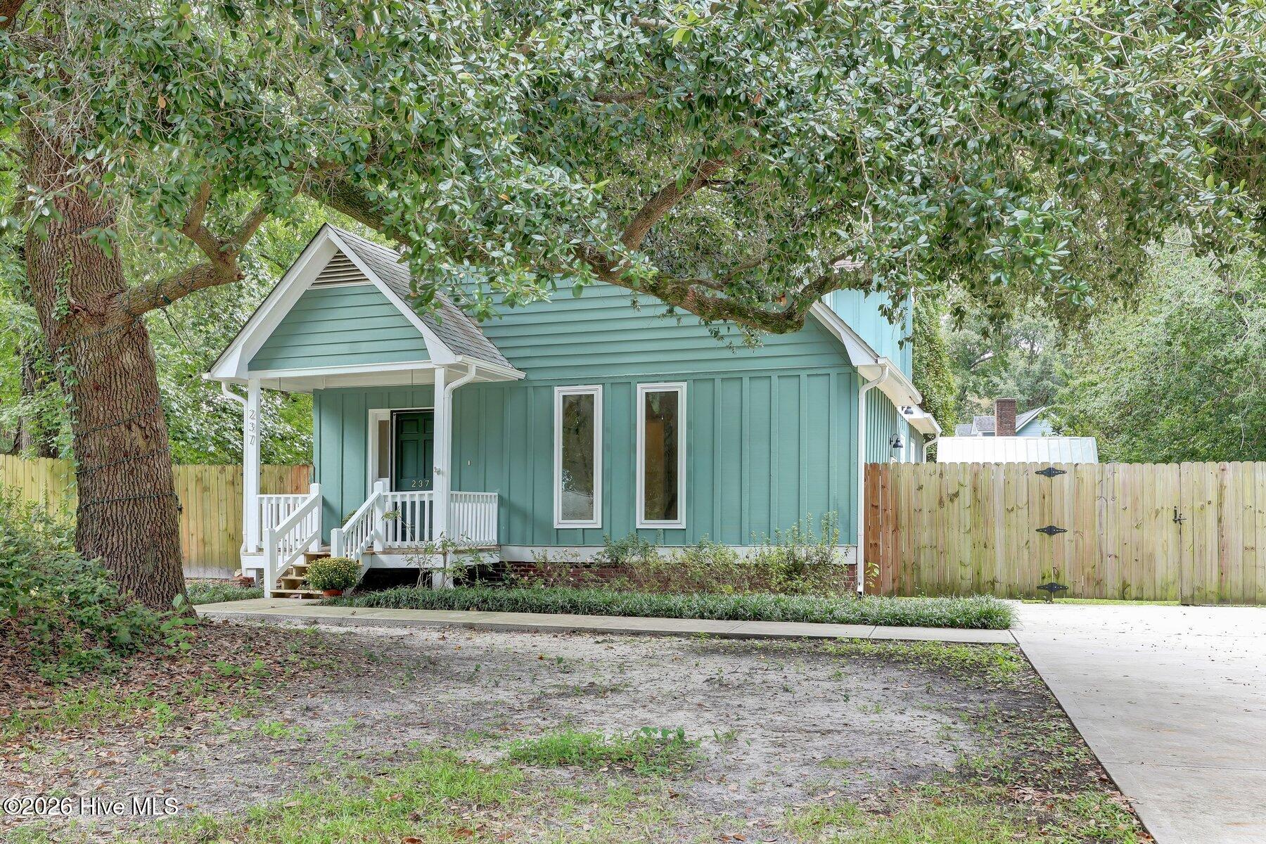 237 W Bedford Road Property Photo 3