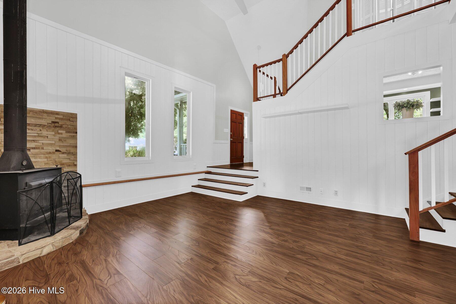 237 W Bedford Road Property Photo 6