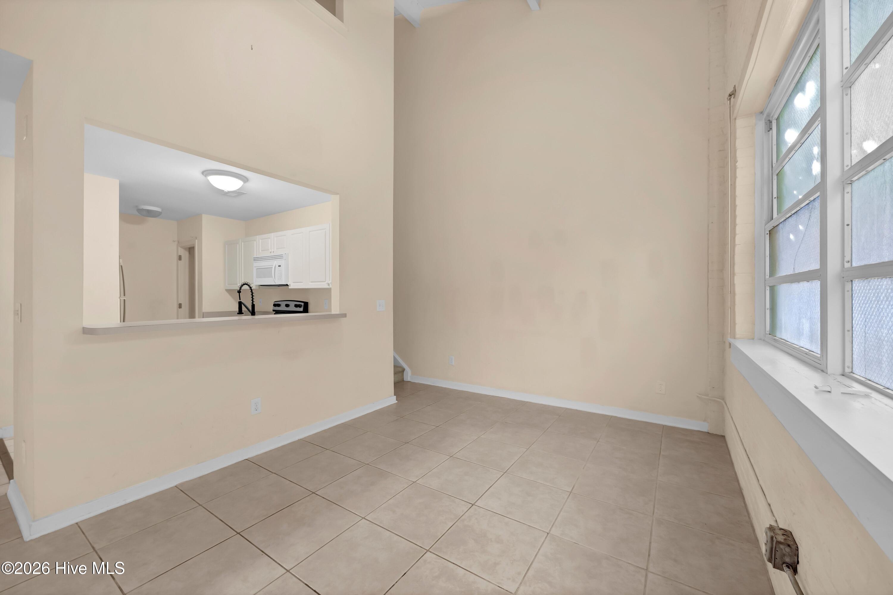 311 N 2nd Street Apt H Property Photo 8