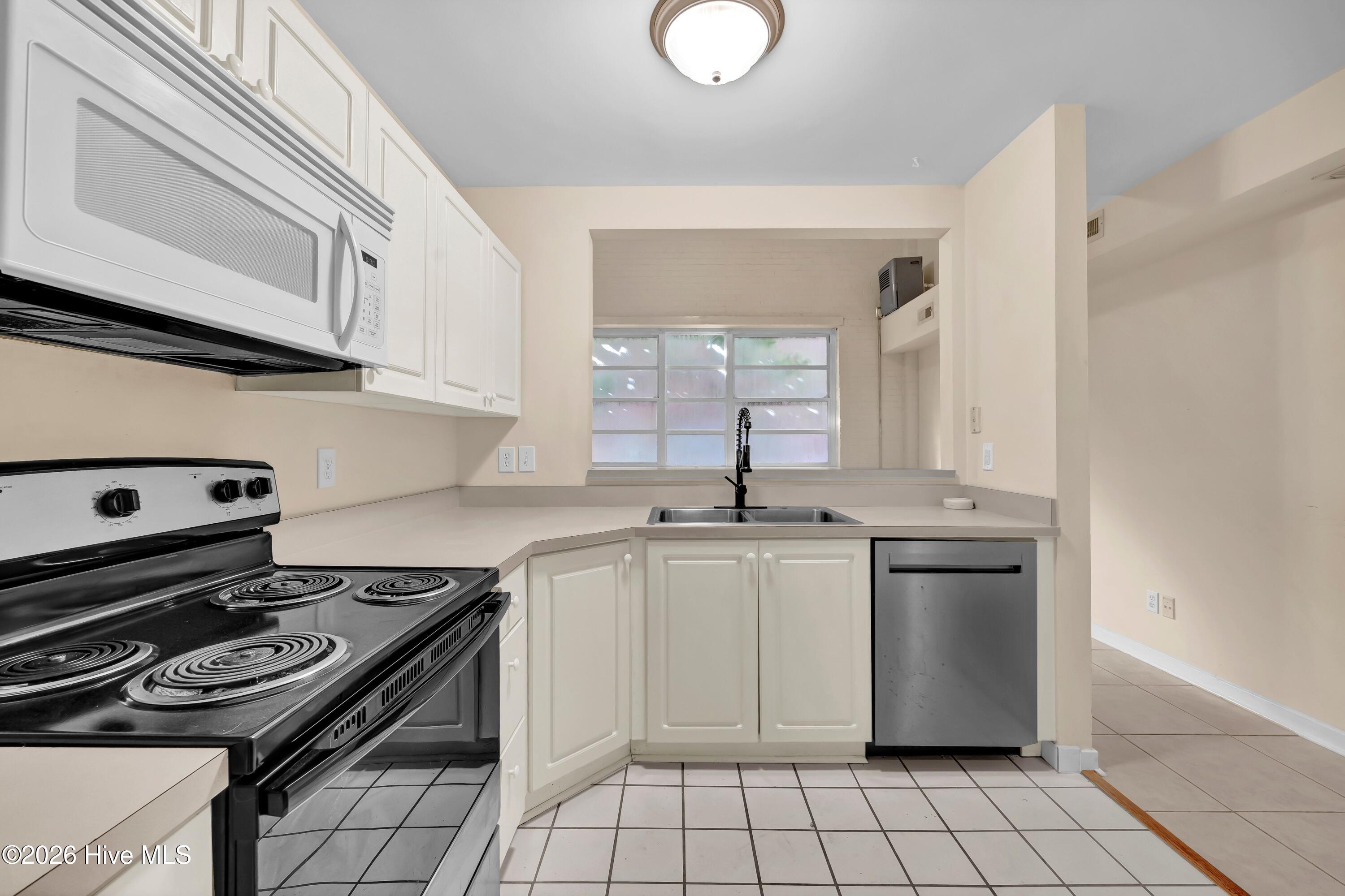 311 N 2nd Street Apt H Property Photo 12