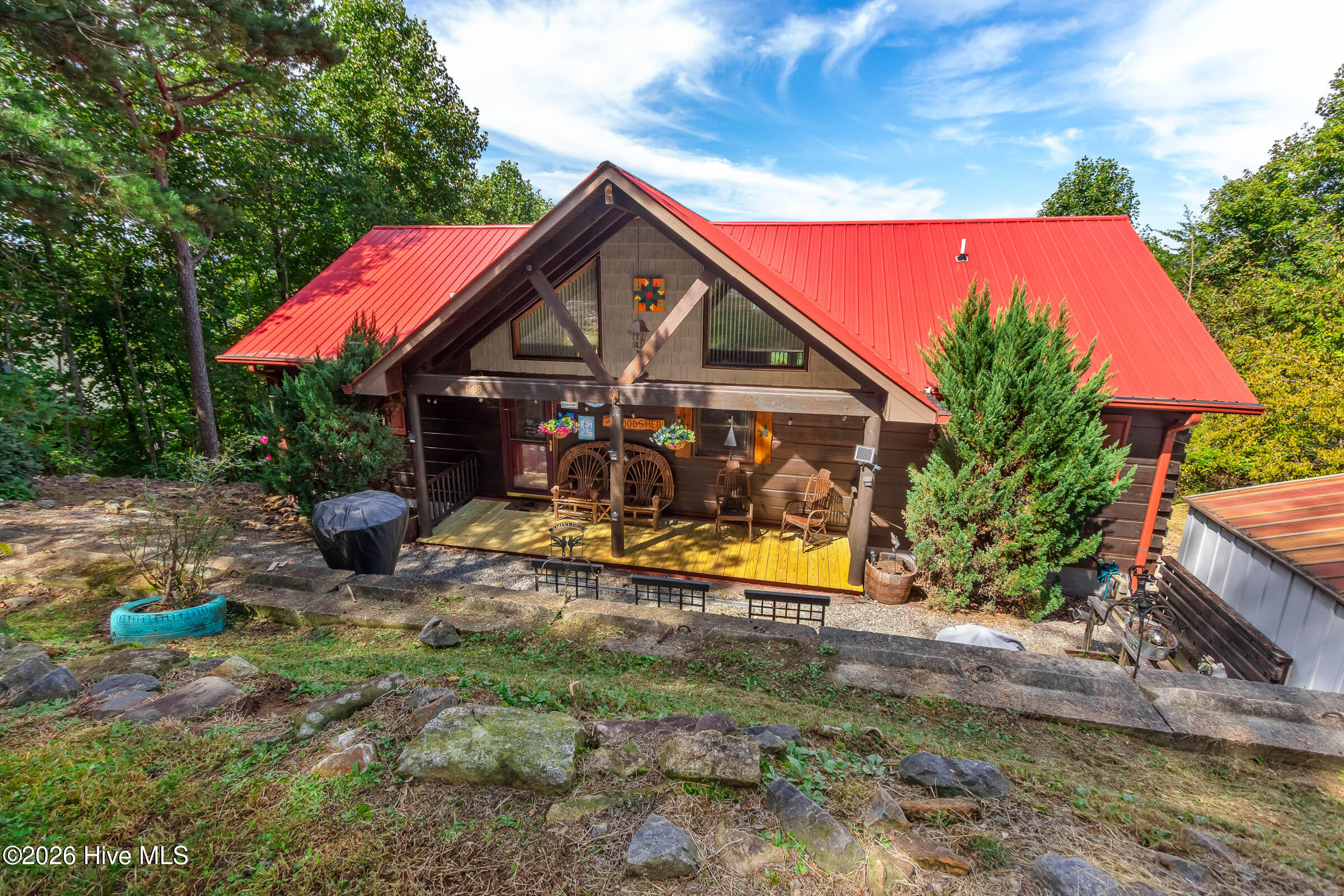 1608 Cardinal Road Property Photo 2