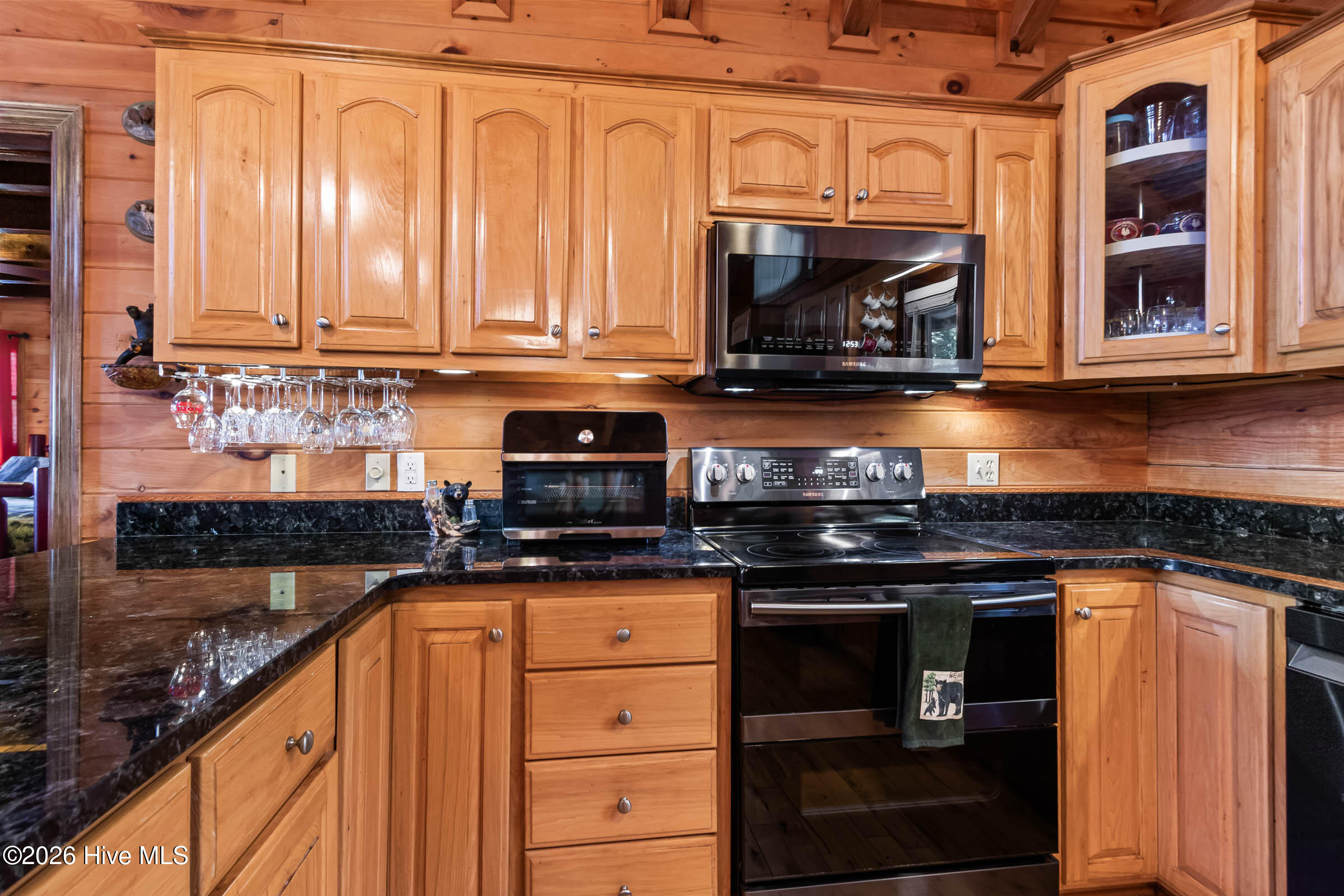 1608 Cardinal Road Property Photo 8
