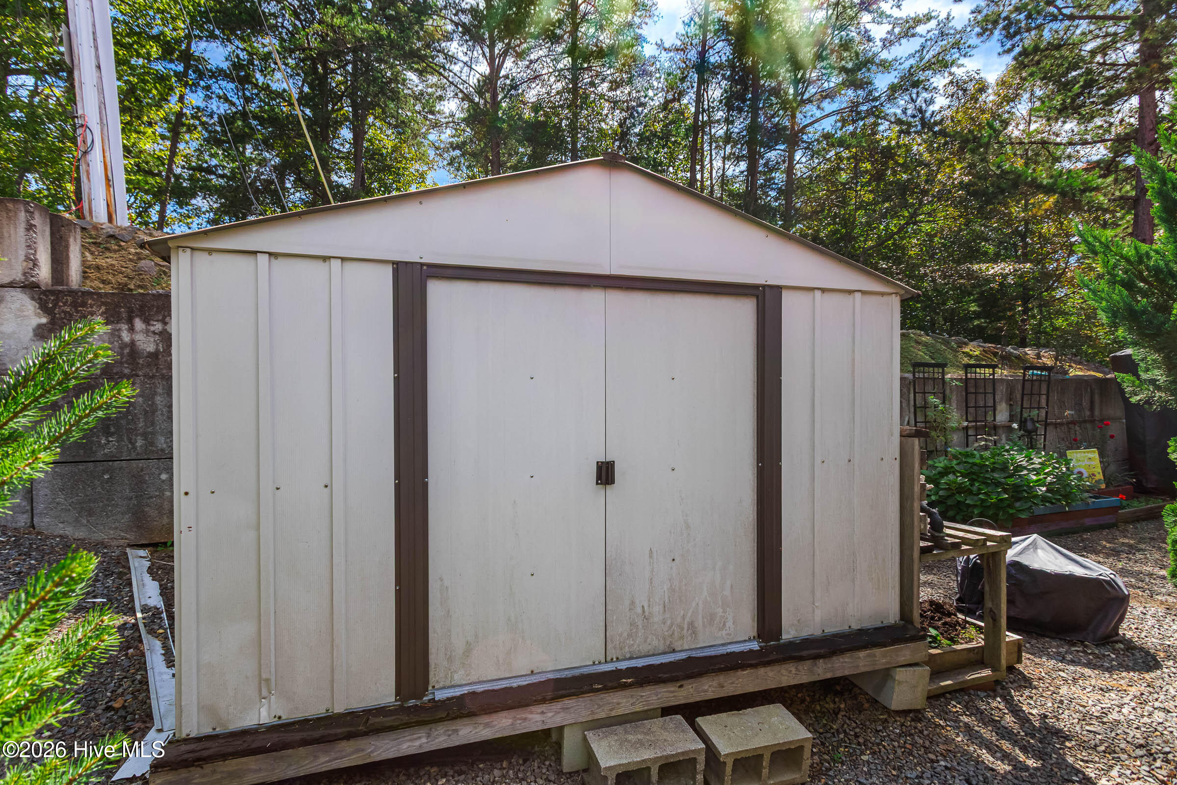 1608 Cardinal Road Property Photo 57