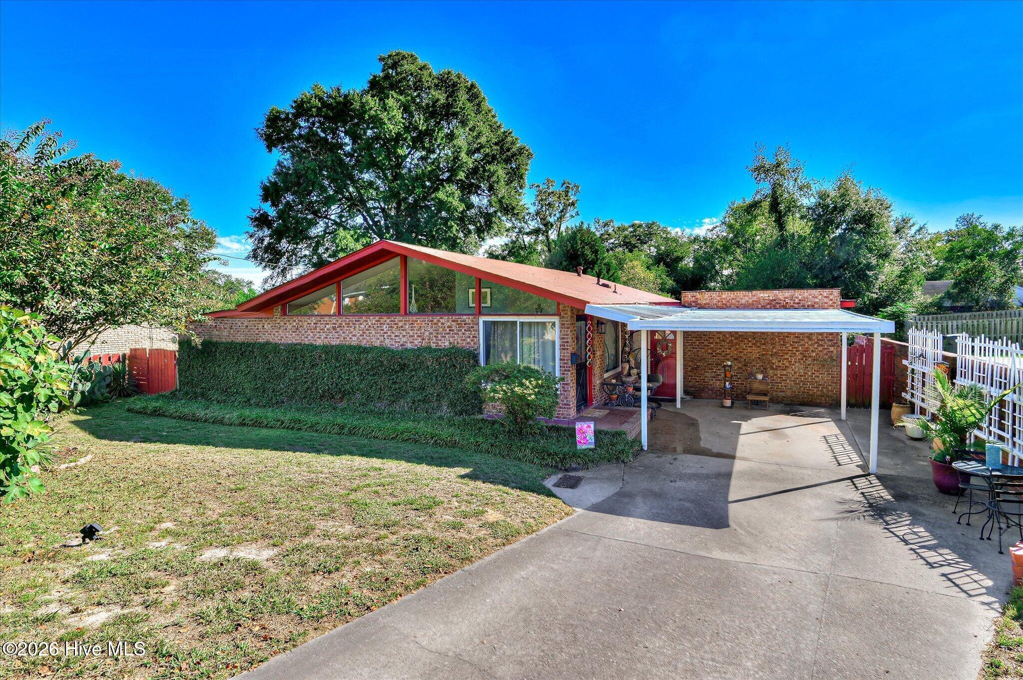 2132 Holt Street Property Photo 1