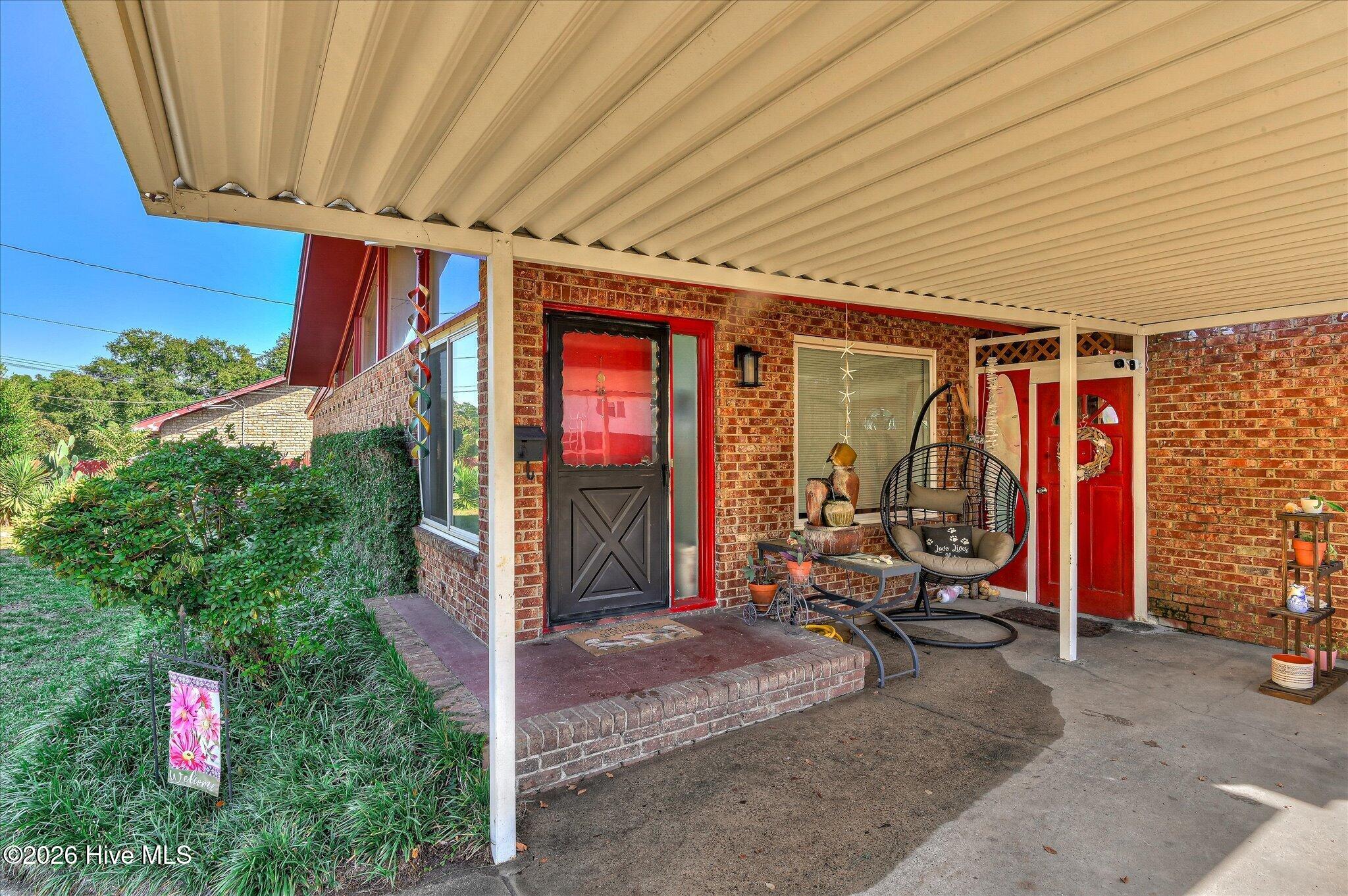 2132 Holt Street Property Photo 9