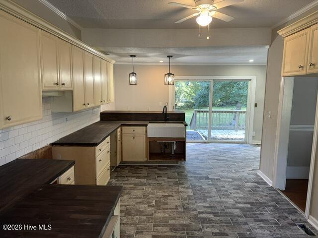 575 Pearl Street Property Photo 3