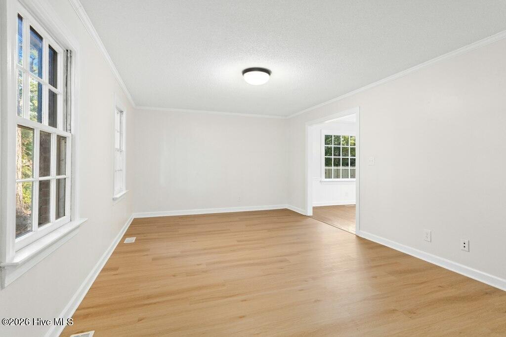 1215 S Crescent Drive Property Photo 8