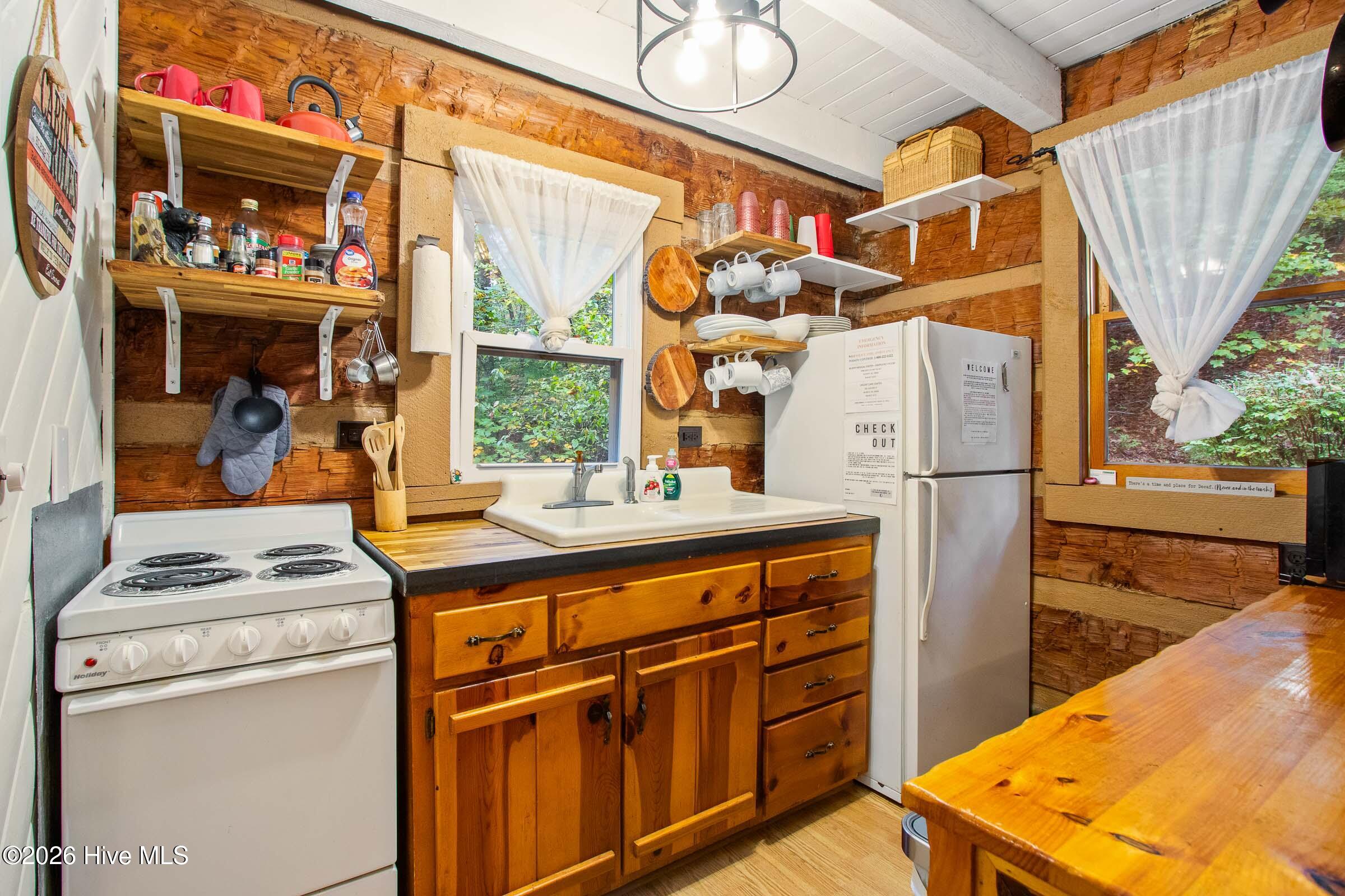 151 Pinewood Drive Property Photo 12