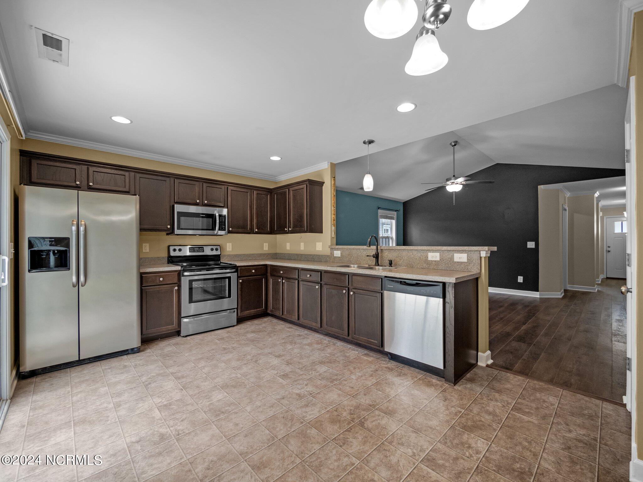 420 Salvo Court Property Photo 7