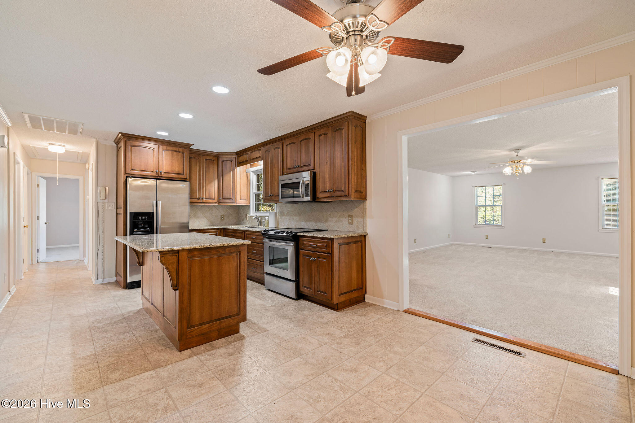 100 Jill Street Property Photo 4