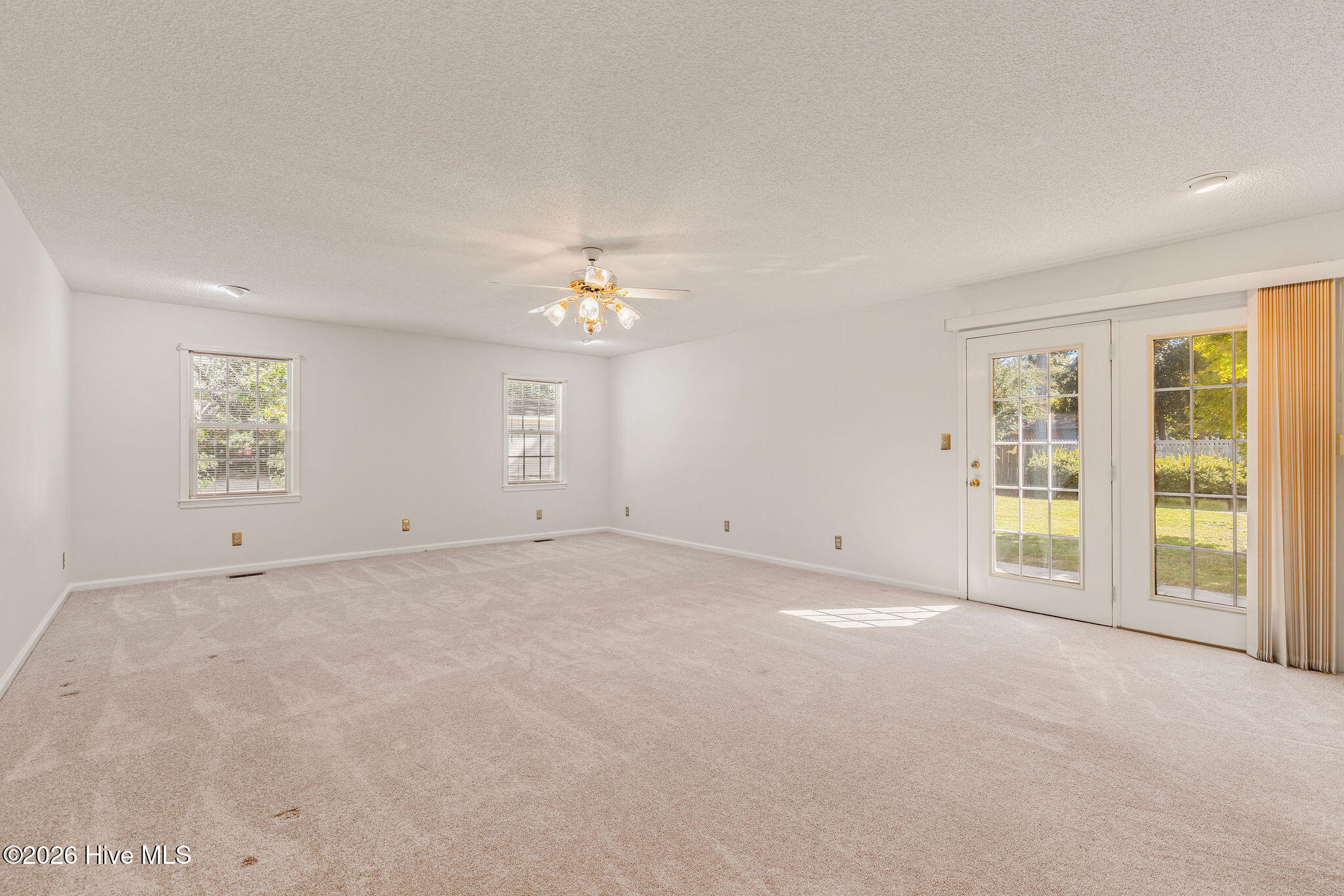 100 Jill Street Property Photo 10