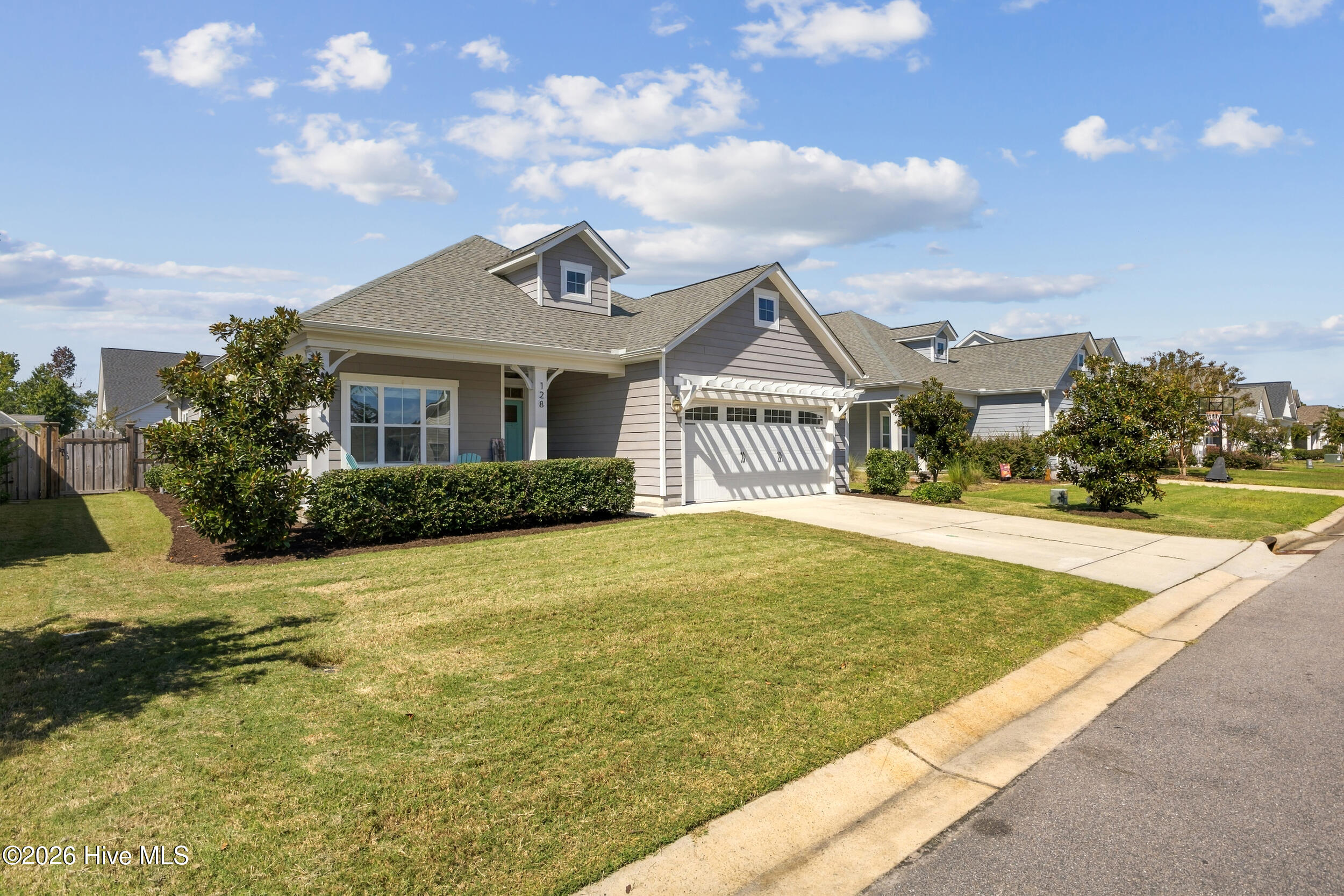 128 Hanover Lakes Drive Property Photo 3