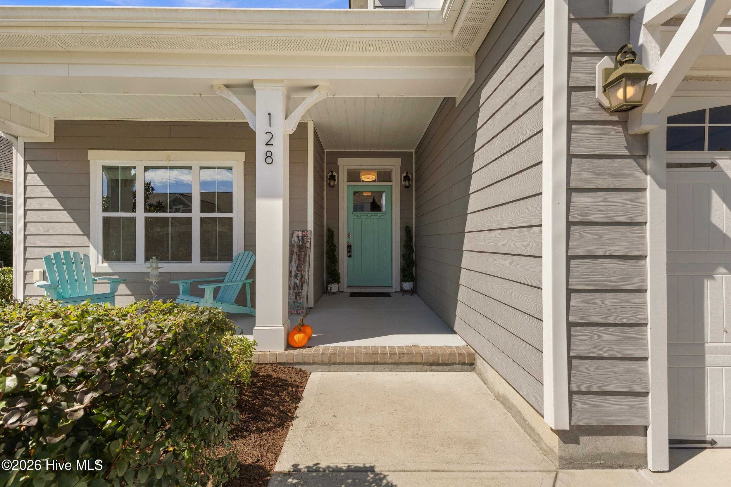 128 Hanover Lakes Drive Property Photo 5