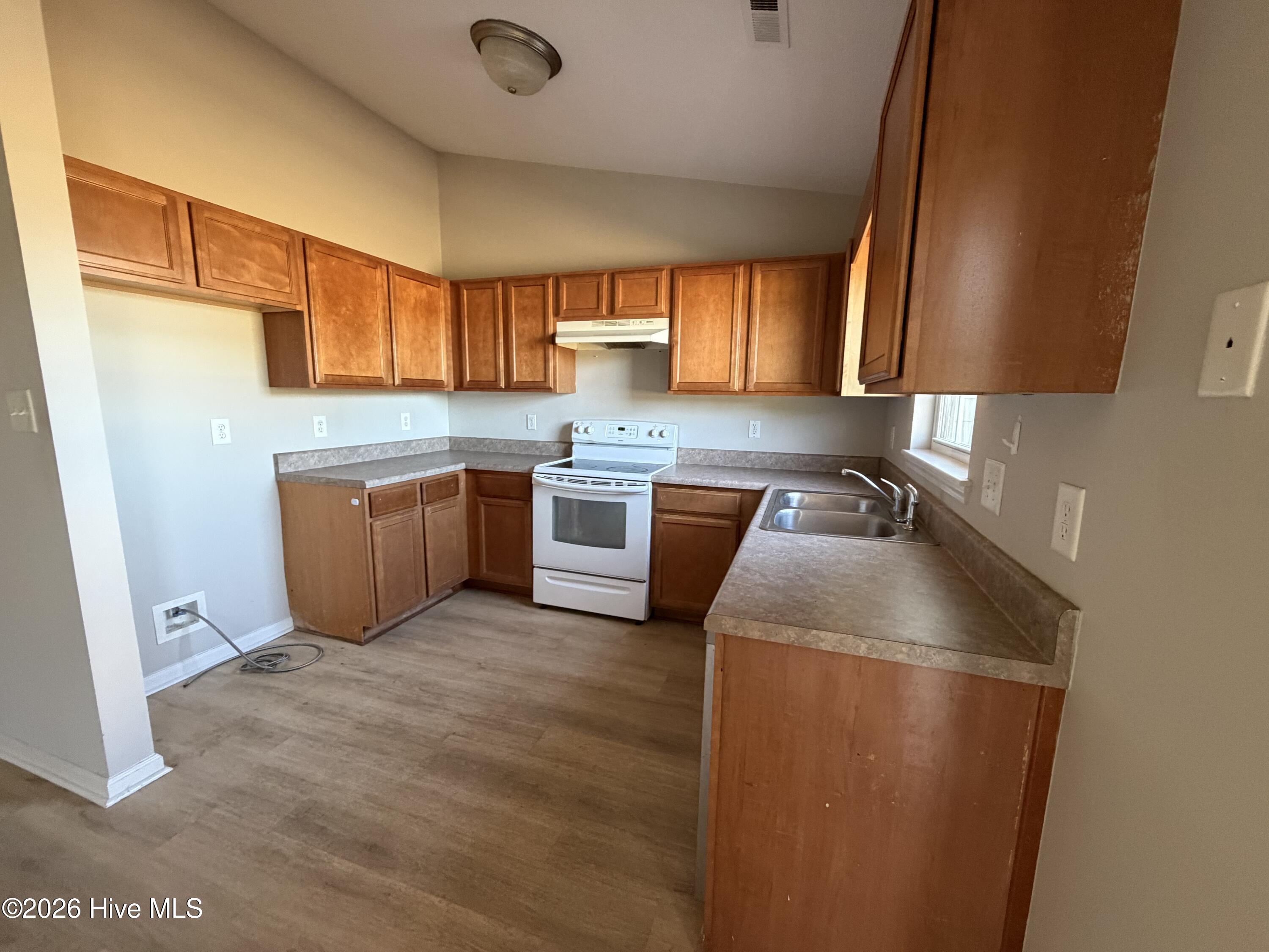 105 Starkys Creek Court Property Photo 8