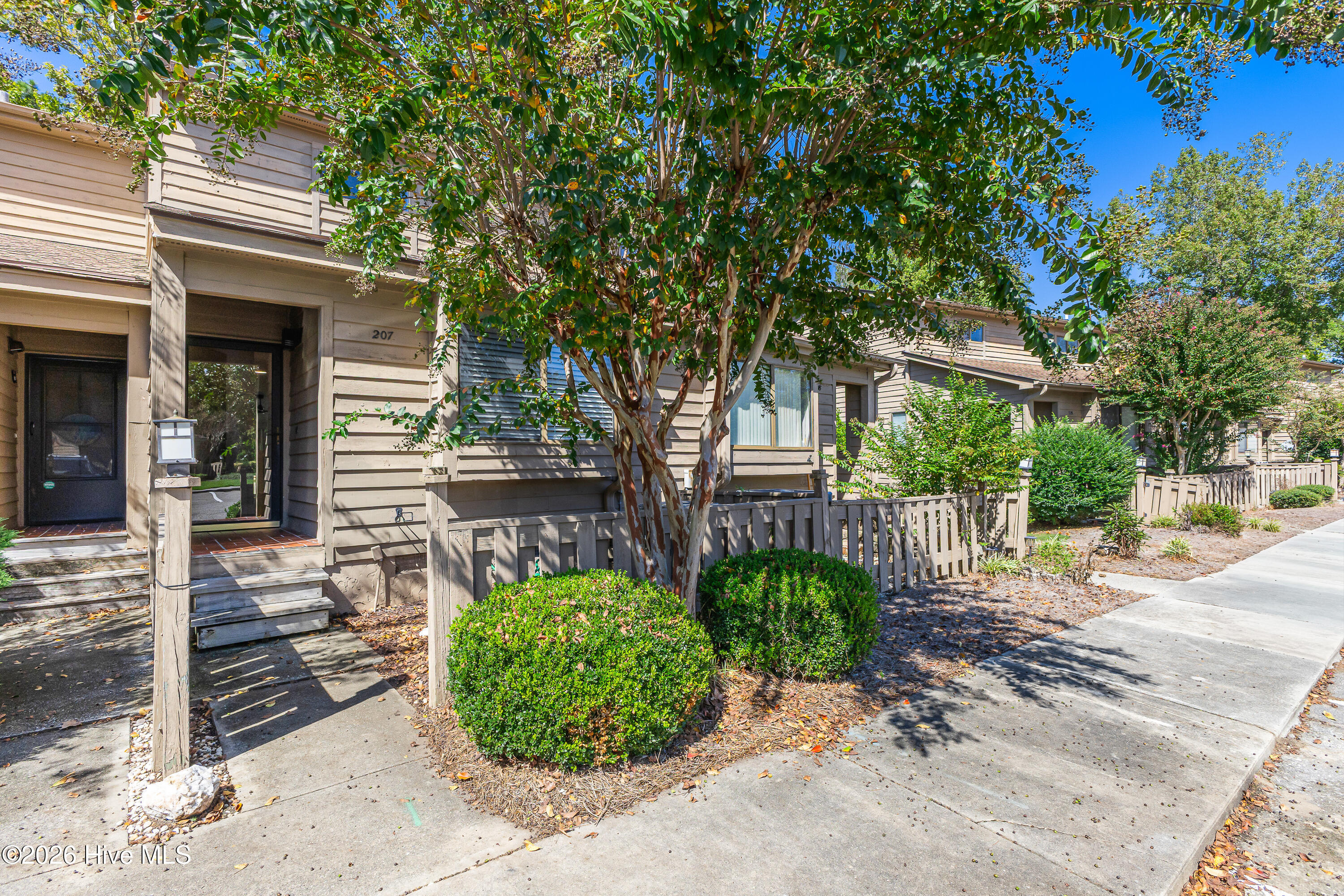 207 Saint Luke Court Property Photo 2