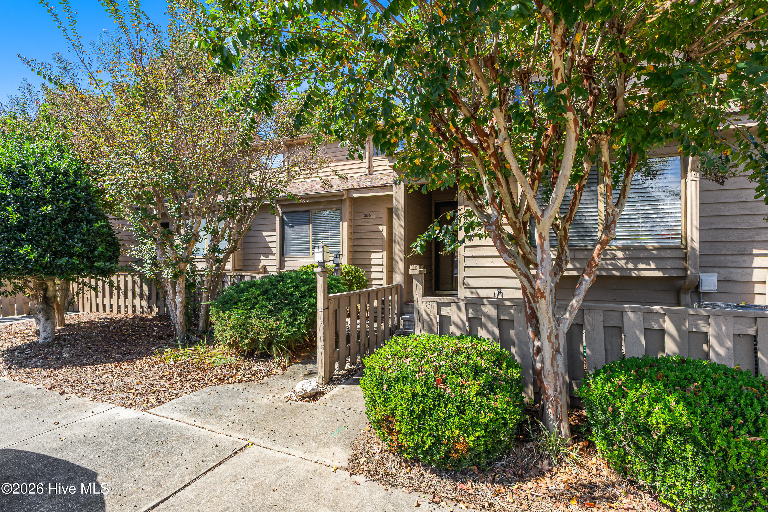 207 Saint Luke Court Property Photo 3