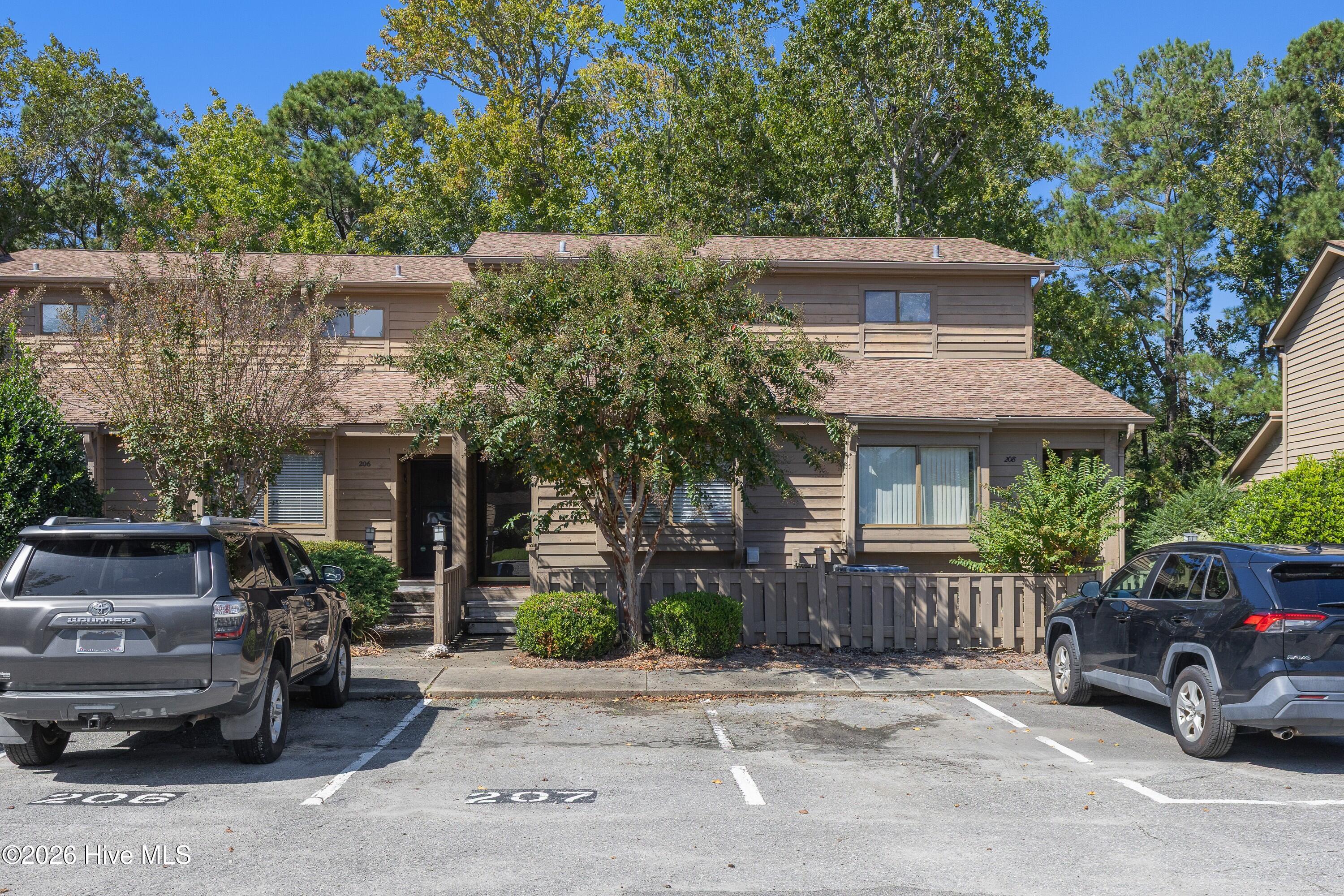 207 Saint Luke Court Property Photo 6
