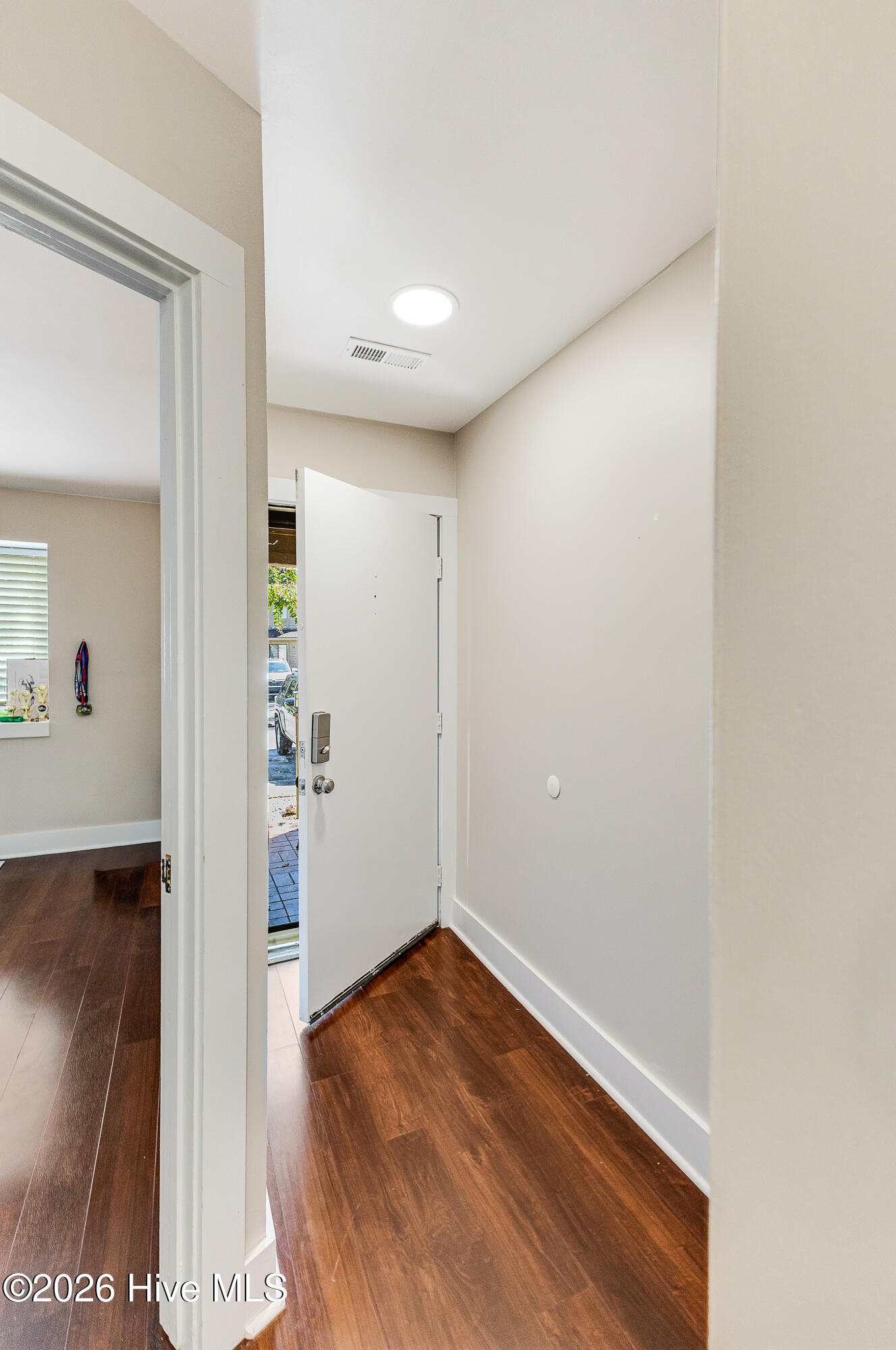 207 Saint Luke Court Property Photo 8