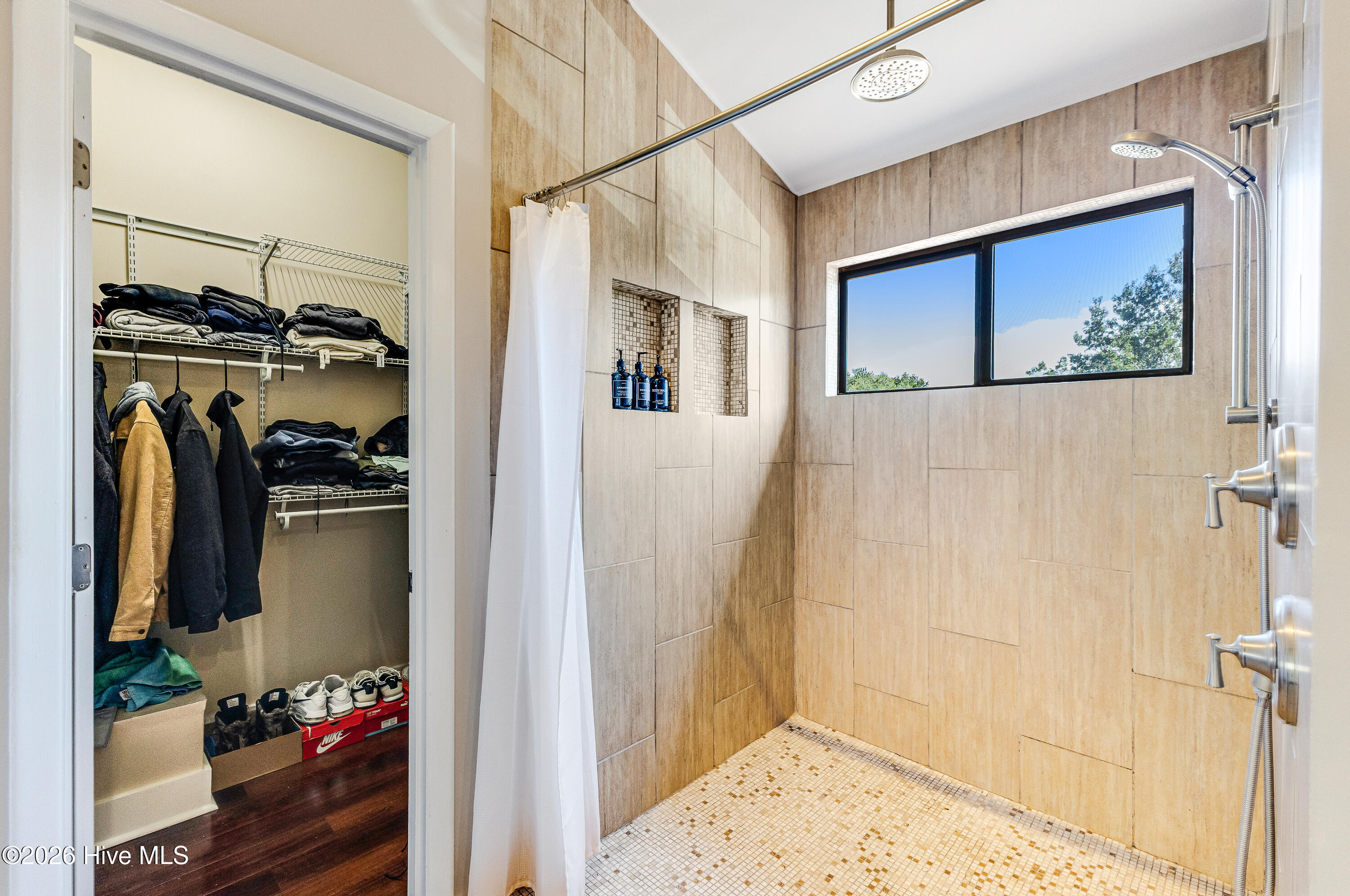 207 Saint Luke Court Property Photo 29