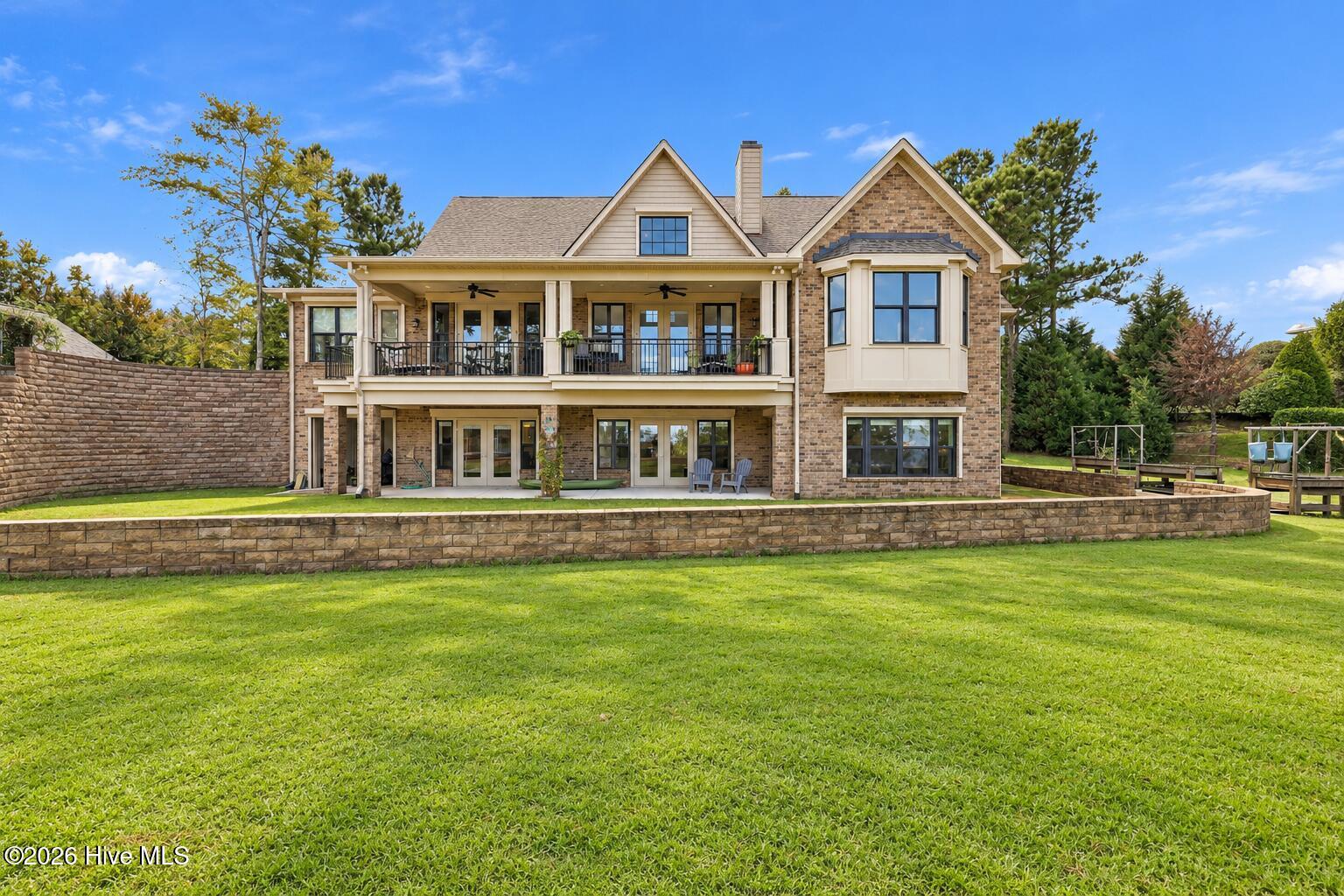 609 Neuse Harbour Boulevard Property Photo 3