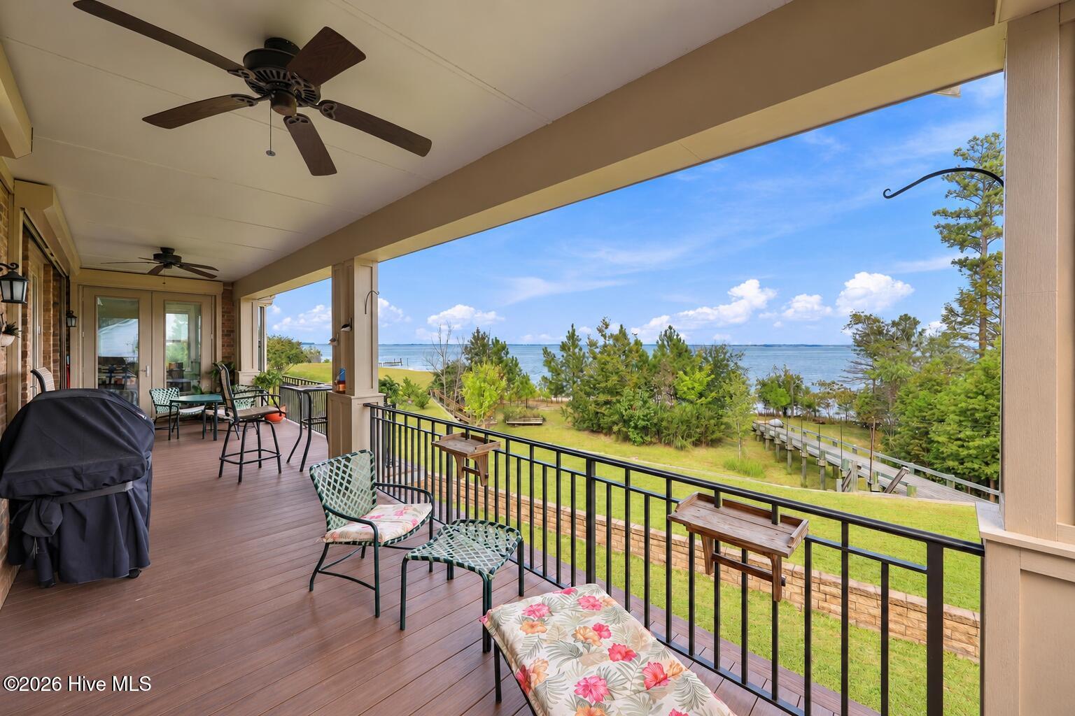 609 Neuse Harbour Boulevard Property Photo 4
