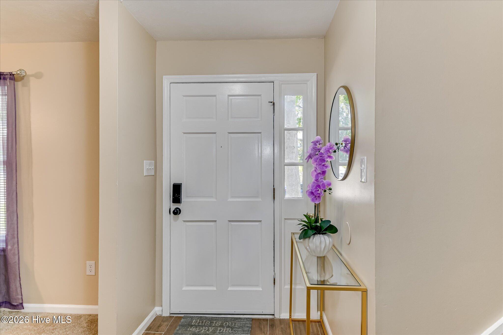 1811 N Barton Drive Property Photo 3