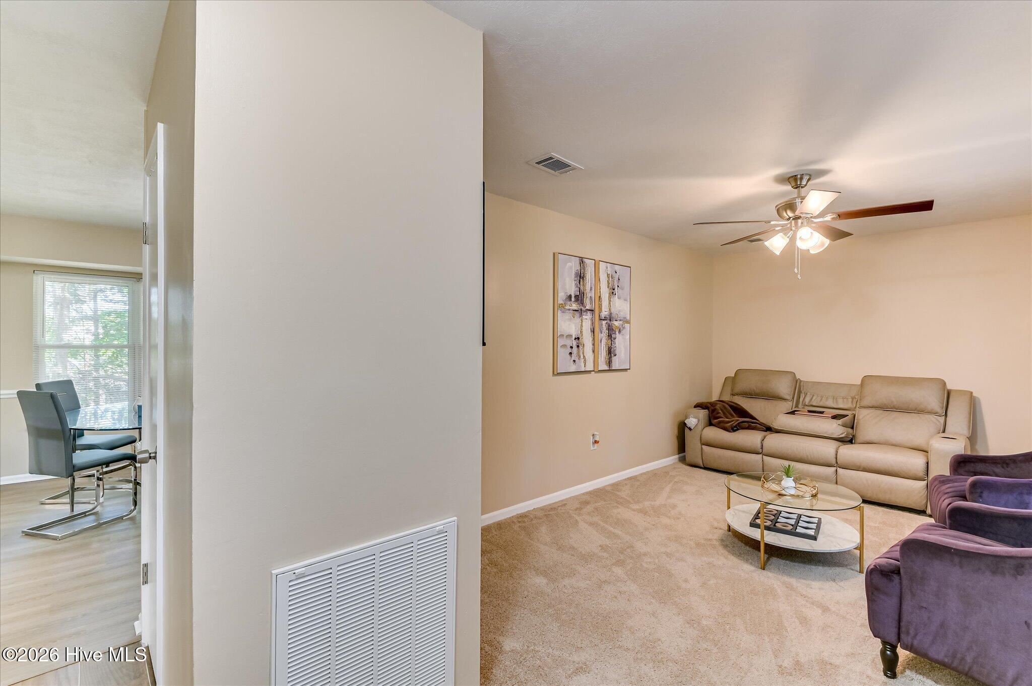1811 N Barton Drive Property Photo 4