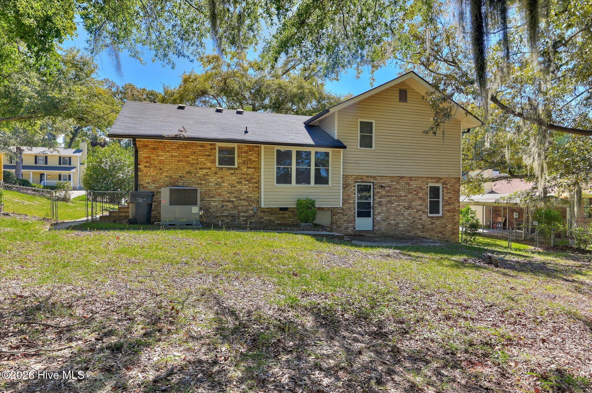1811 N Barton Drive Property Photo 27
