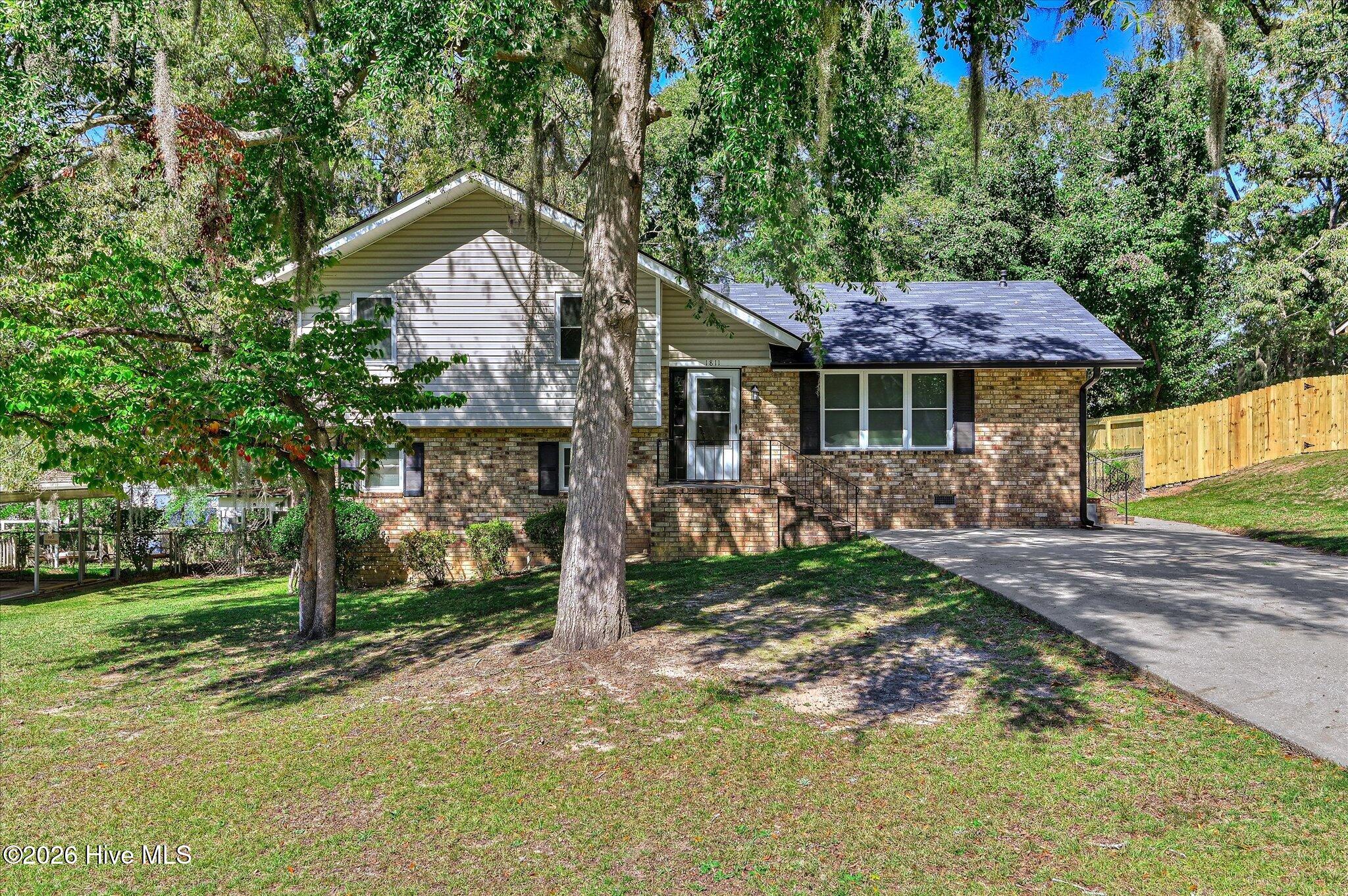 1811 N Barton Drive Property Photo 30