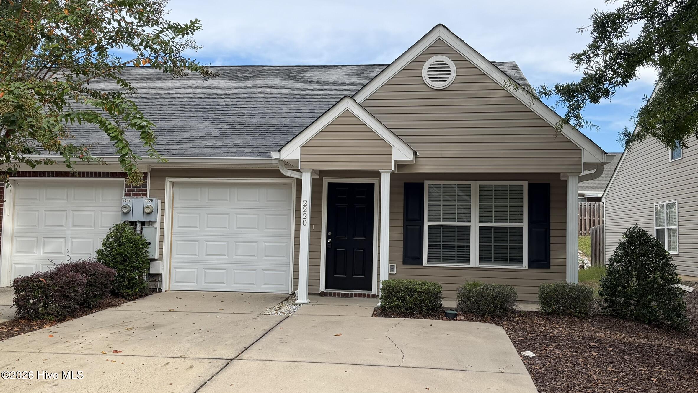 2220 Jasmine Way Property Photo 1