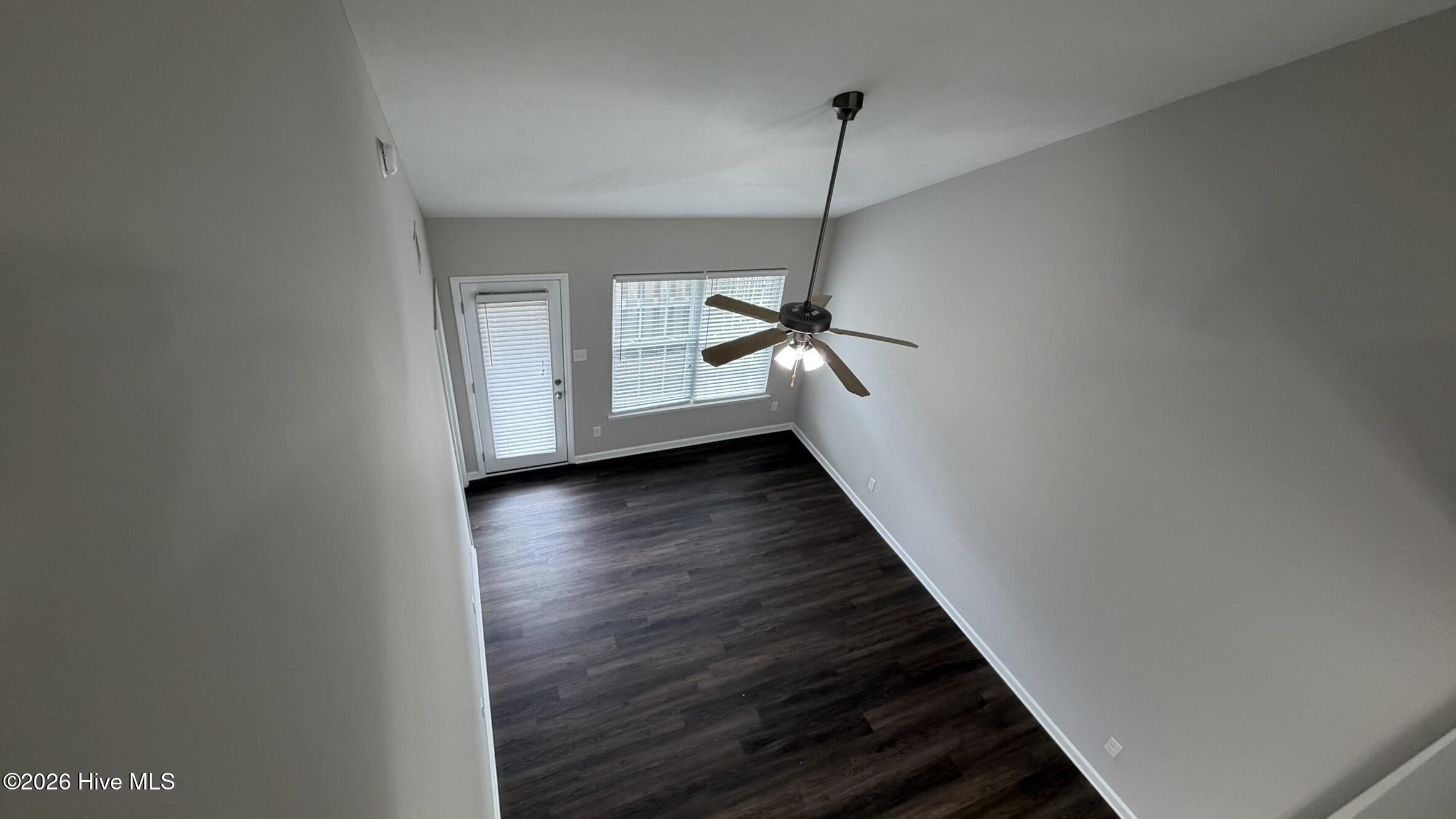 2220 Jasmine Way Property Photo 4