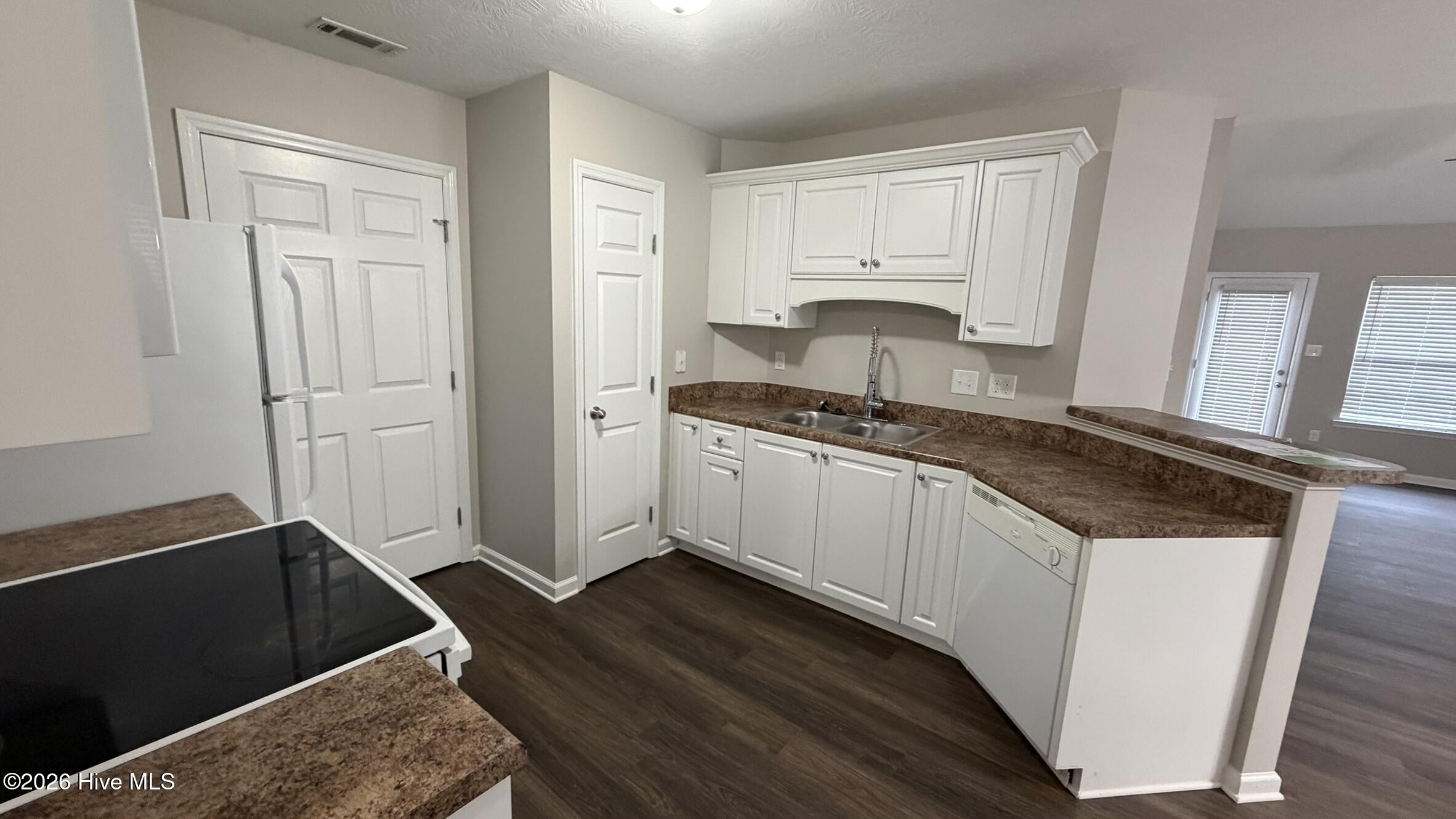 2220 Jasmine Way Property Photo 7