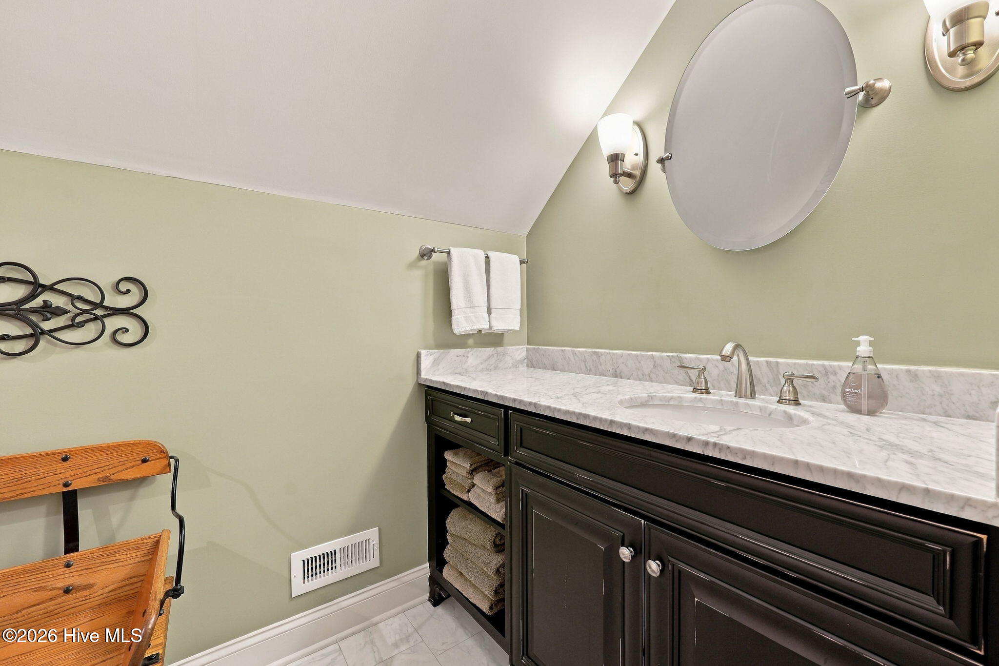 118 Jonathons Drive Property Photo 35