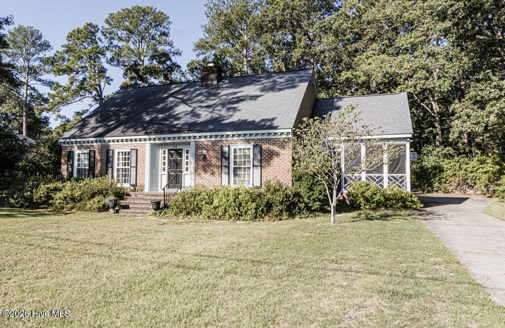 808 E Beechtree Drive Property Photo 2