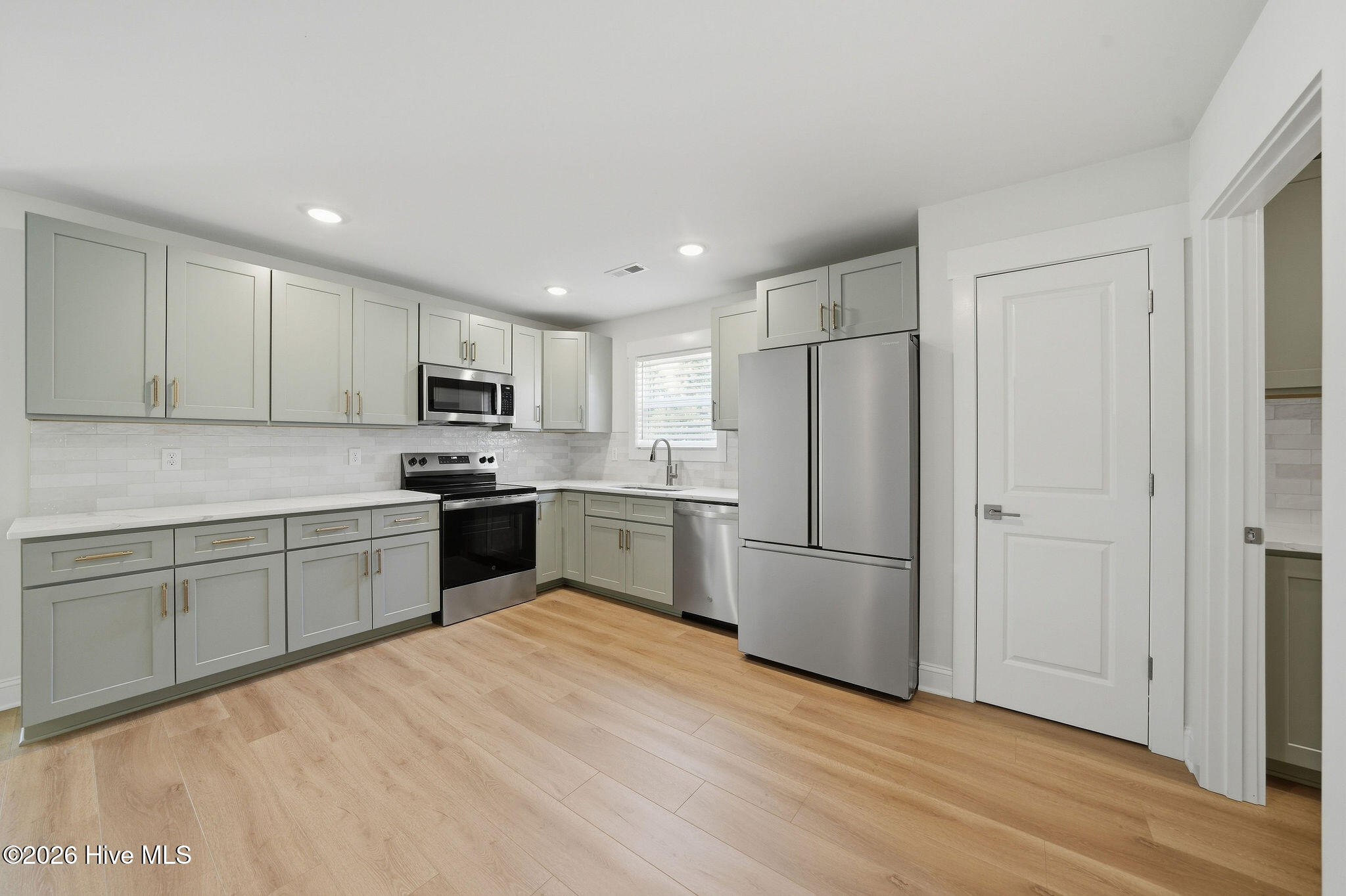 587 Greenmoss Road Property Photo 13