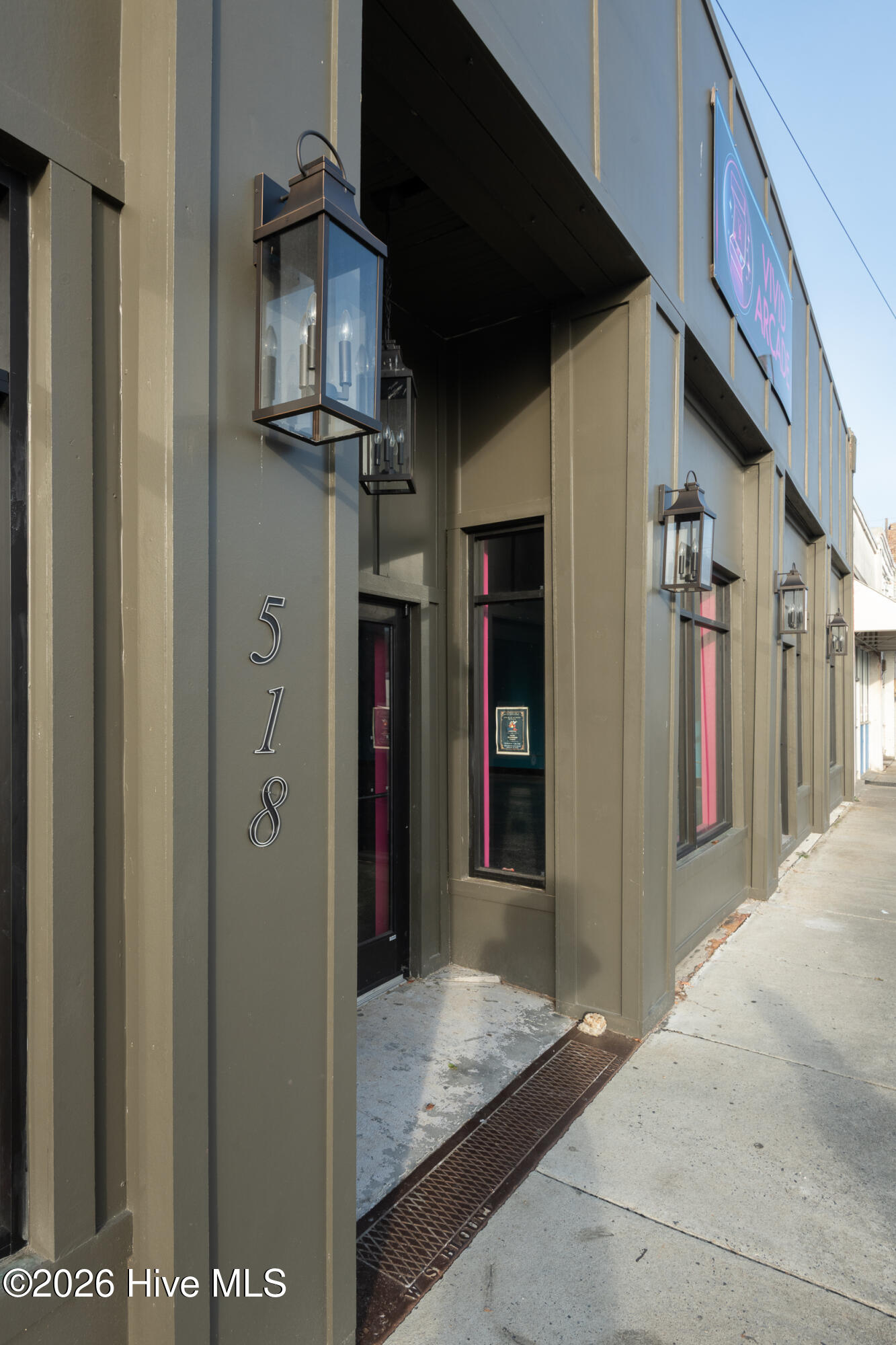 518 Queen Street Property Photo 8
