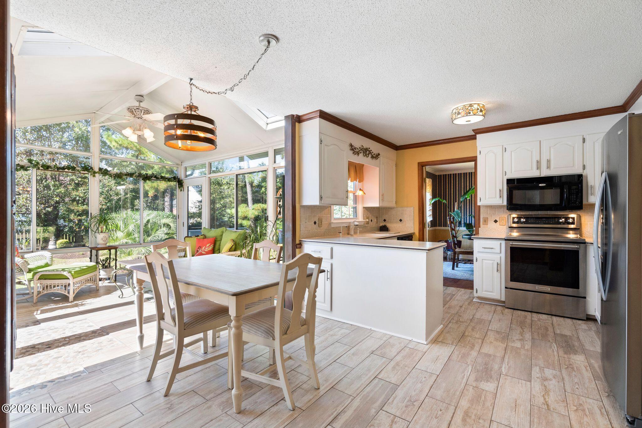 3232 Grey Leaf Drive Property Photo 4