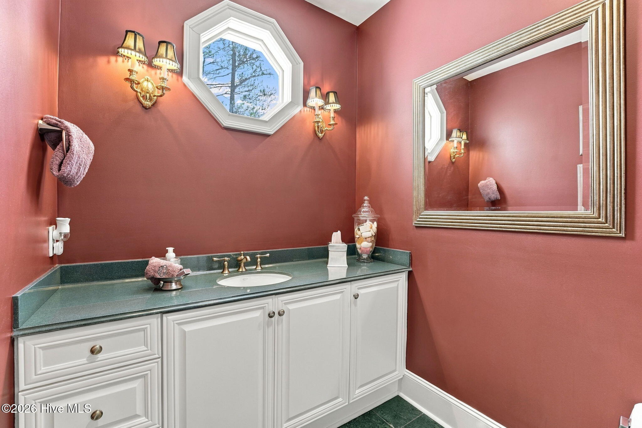 130 Woodenbridge Lane Property Photo 15