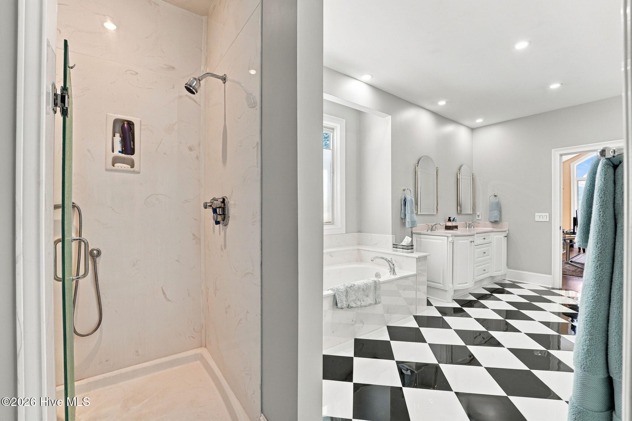 130 Woodenbridge Lane Property Photo 24