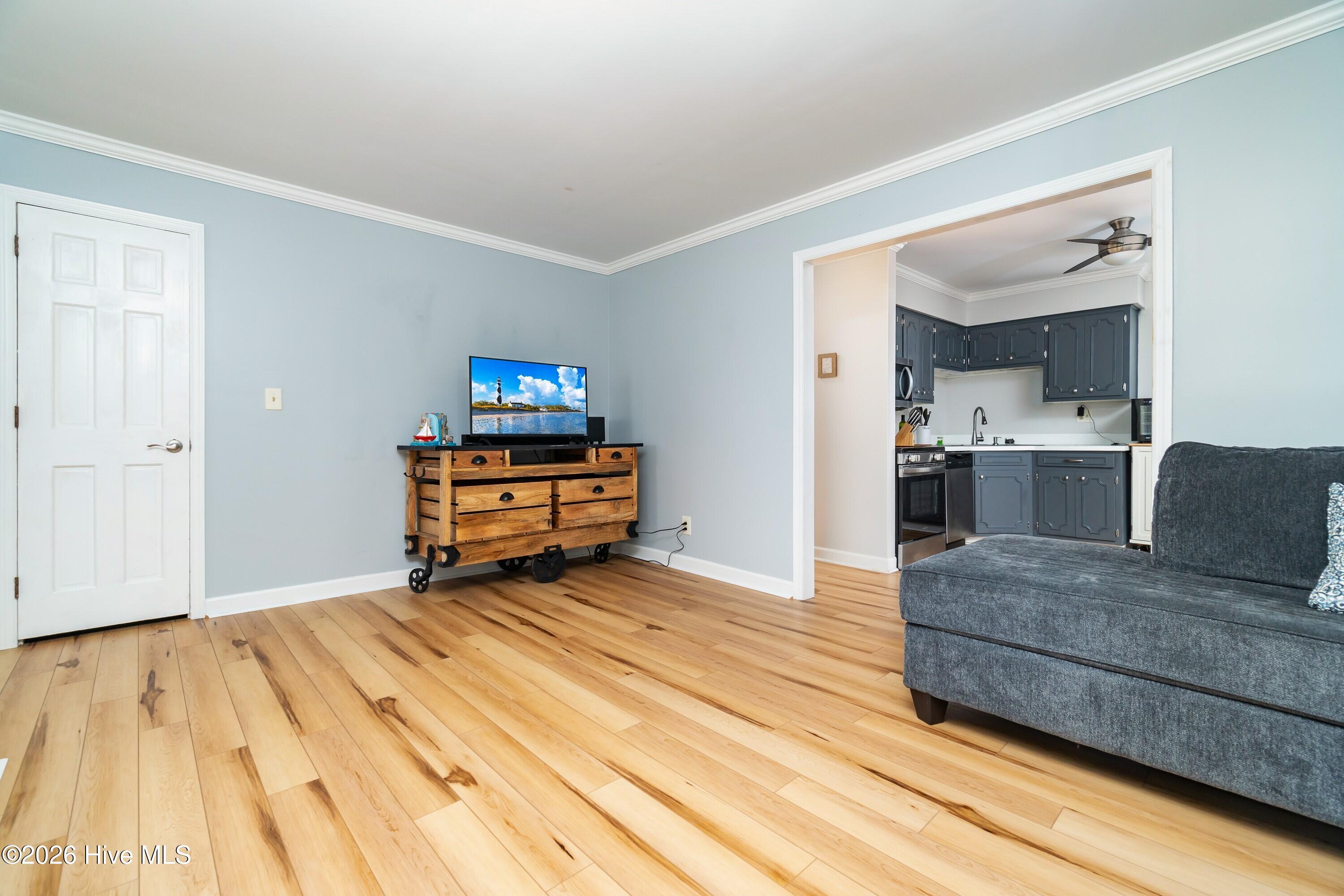 8047 Treasure Drive Unit 3 Property Photo 4