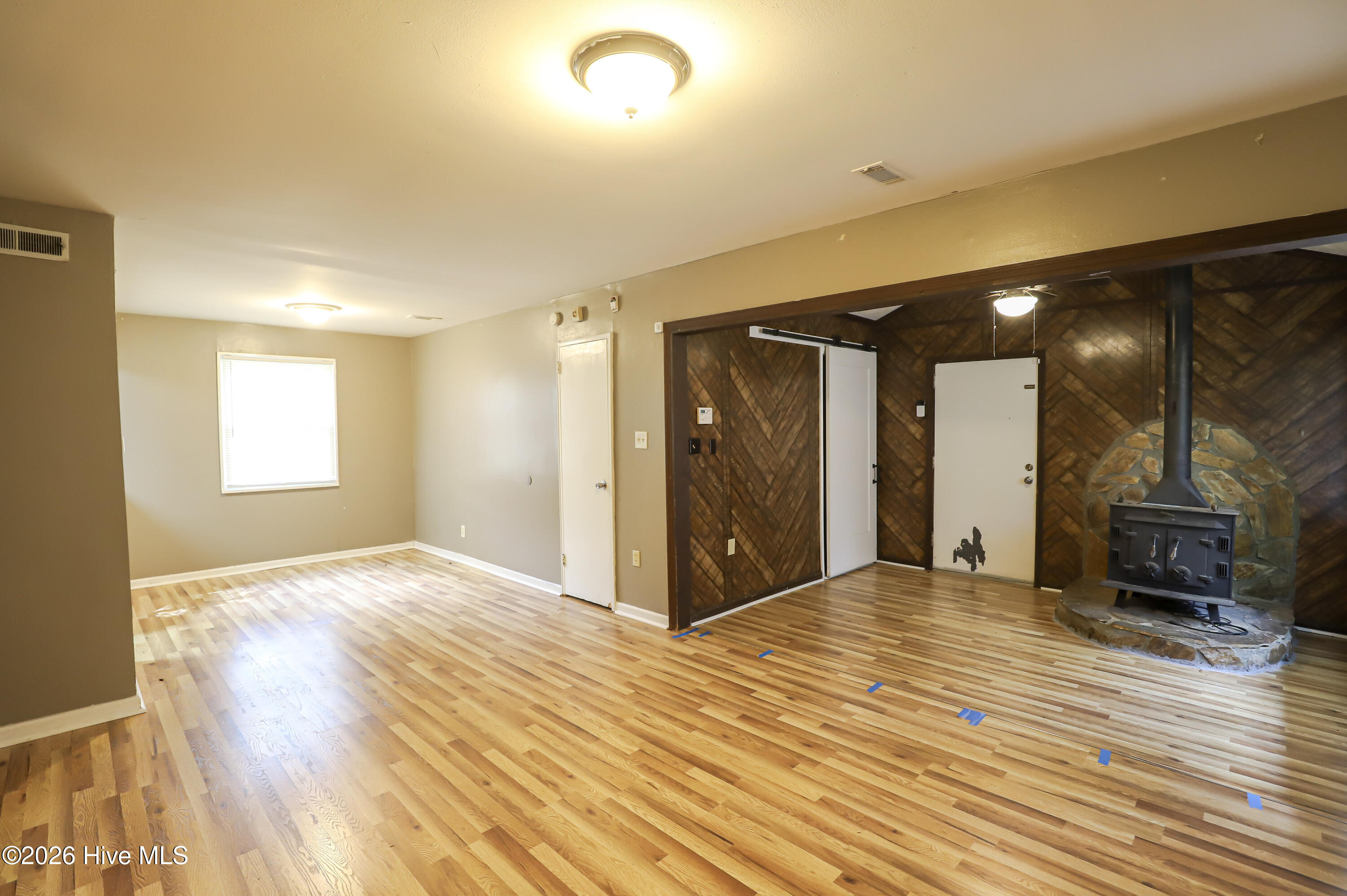1224 George Street Ne Property Photo 4