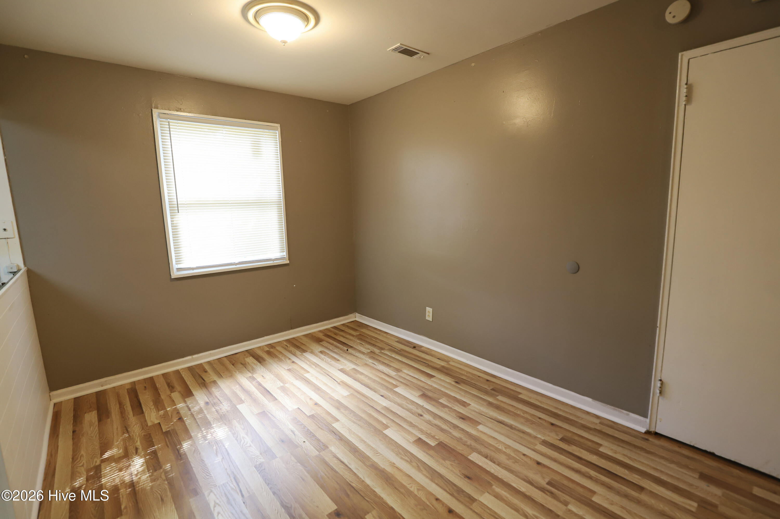 1224 George Street Ne Property Photo 6