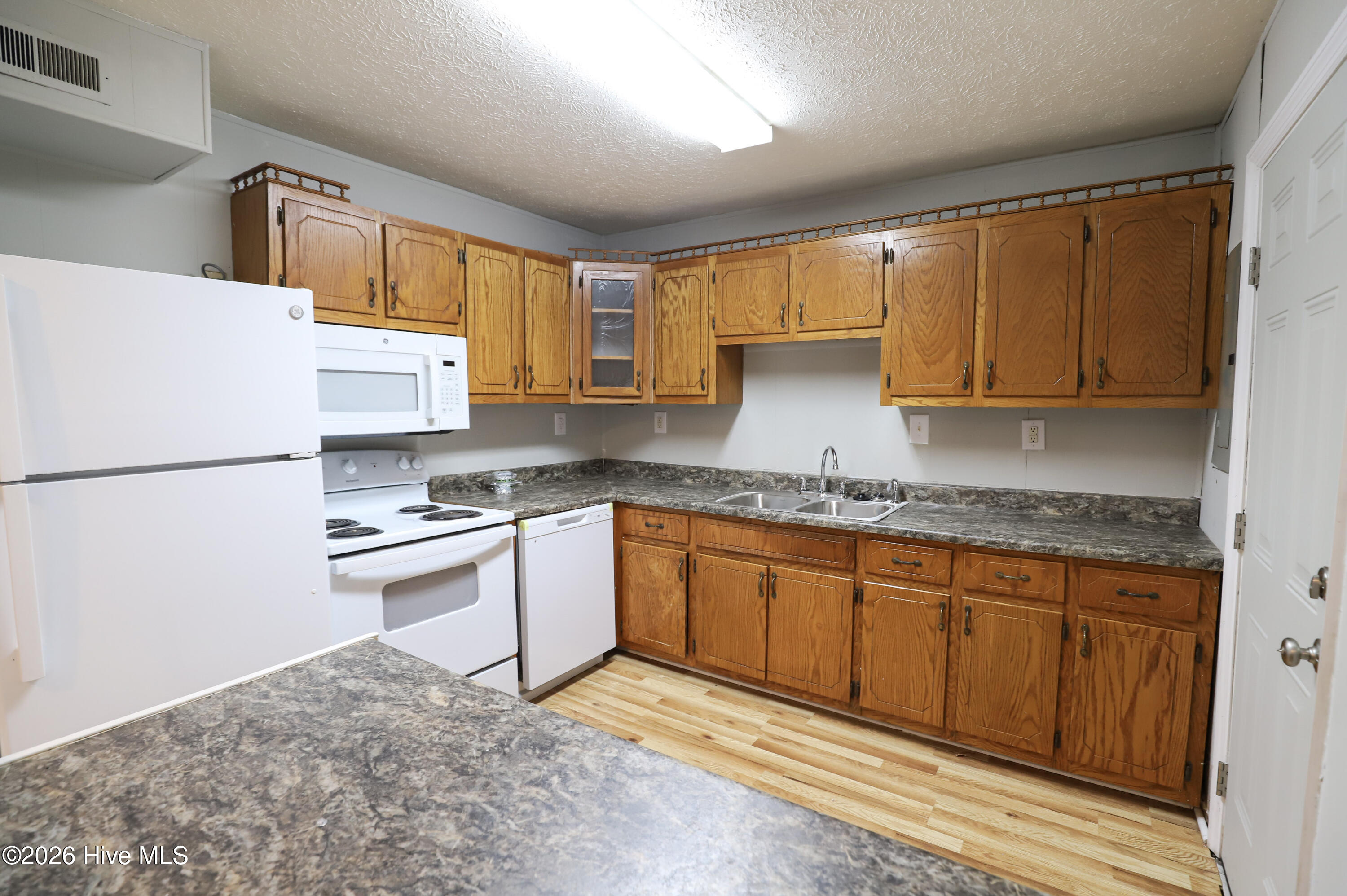 1224 George Street Ne Property Photo 7