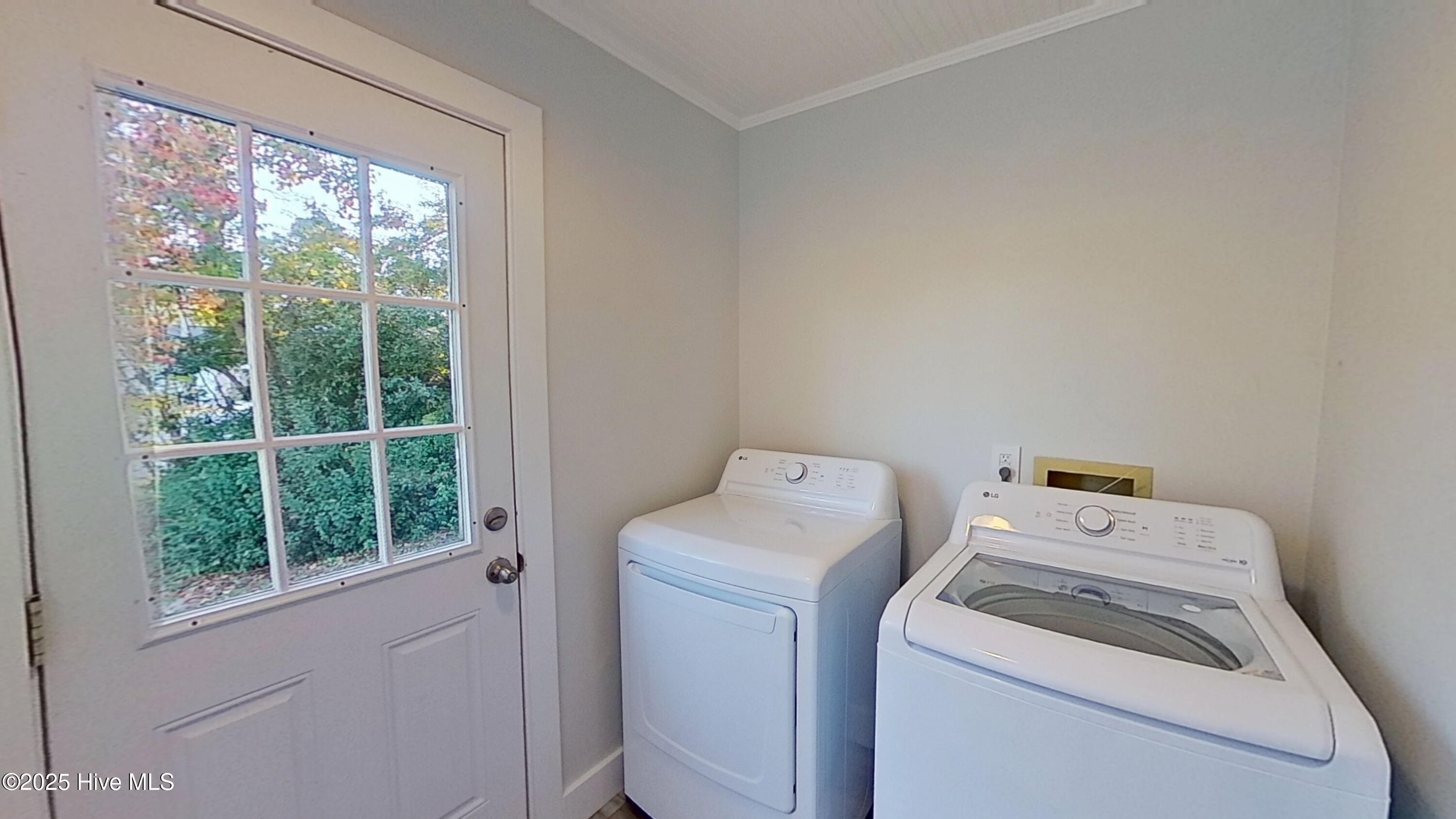 2901 Carthage Drive Property Photo 10