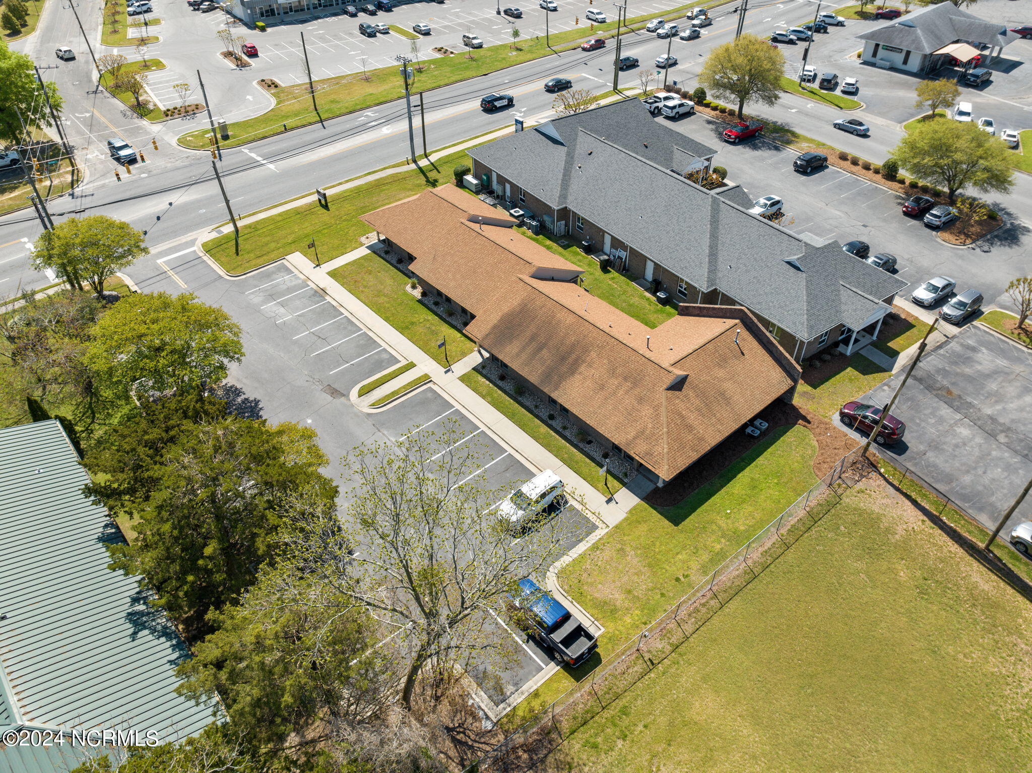2502 N Herritage Street A Property Photo 13