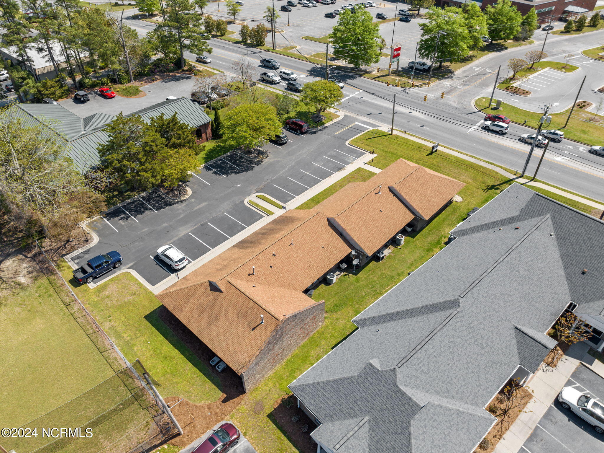 2502 N Herritage Street A Property Photo 14